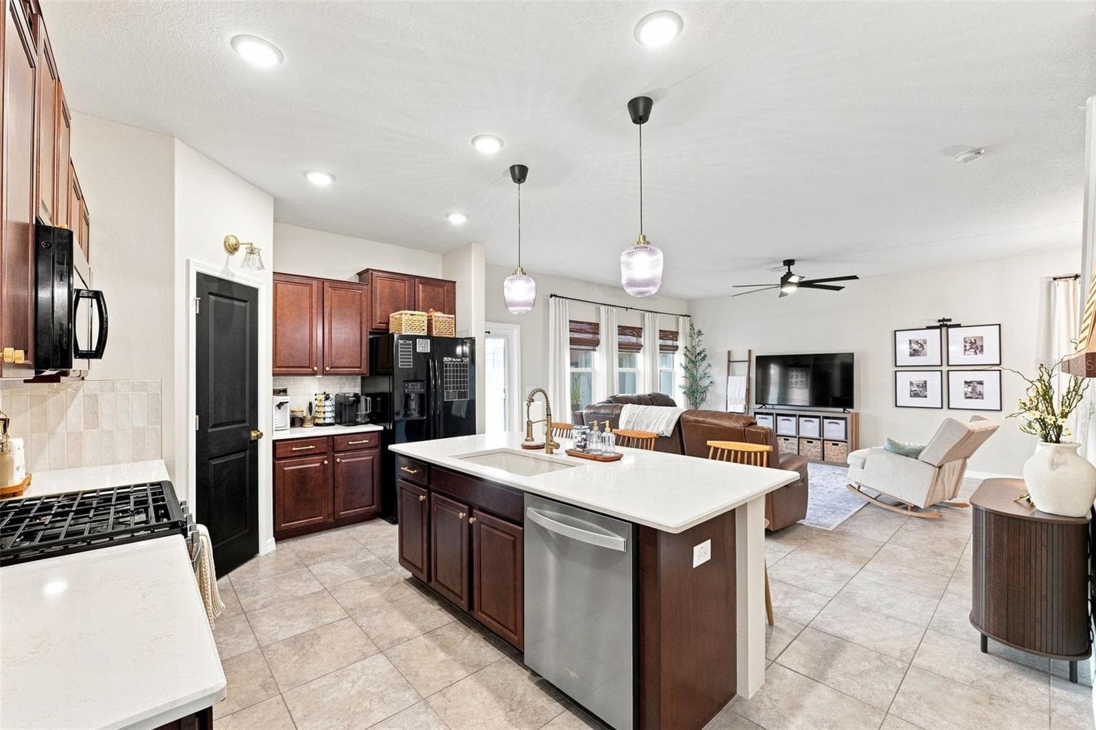 Single Family Residence at 8096 SEAGARDEN LN, LAND O LAKES, photo 17 of 47