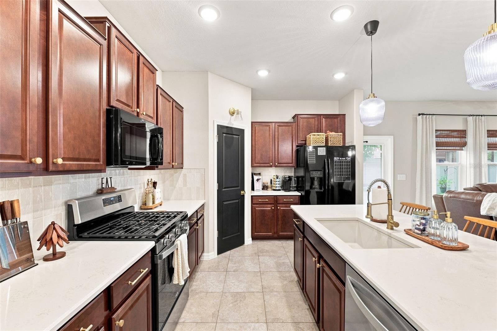 Single Family Residence at 8096 SEAGARDEN LN, LAND O LAKES, photo 18 of 47