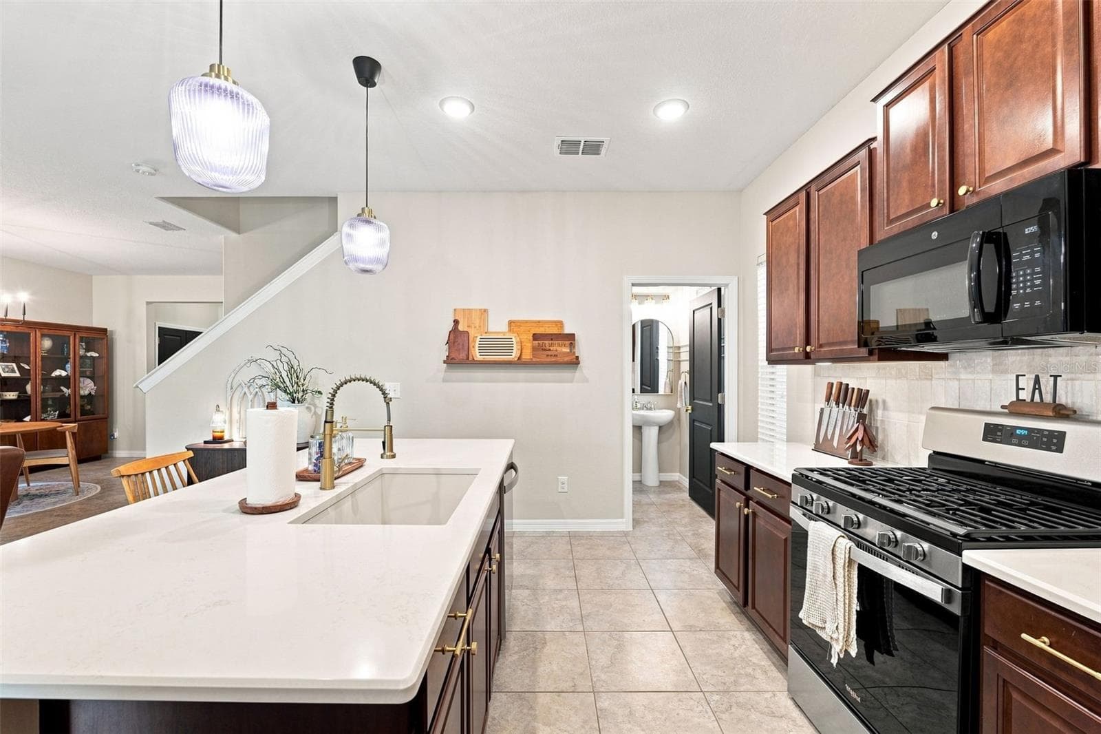 Single Family Residence at 8096 SEAGARDEN LN, LAND O LAKES, photo 19 of 47