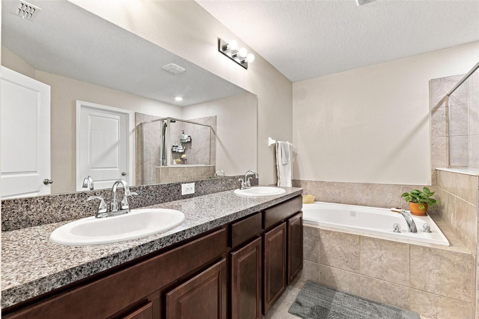 Single Family Residence at 8096 SEAGARDEN LN, LAND O LAKES, photo 28 of 47