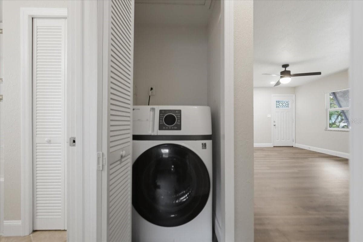 Washer/Dryer Combo - 1837 PASADENA DR, DUNEDIN