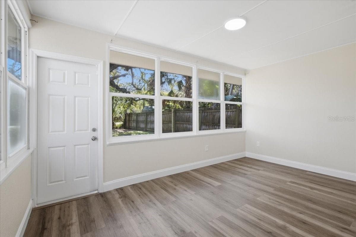 Bright 3rd Bedroom or Home Office - 1837 PASADENA DR, DUNEDIN