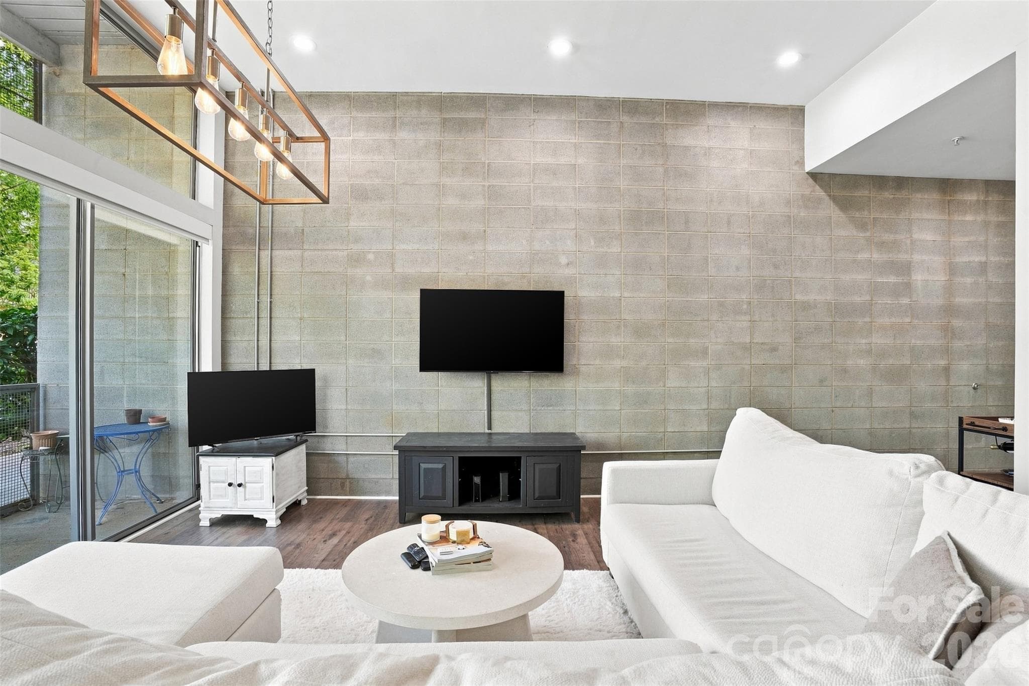 Condominium at 2116 Mcclintock Road, Charlotte, photo 9 of 39