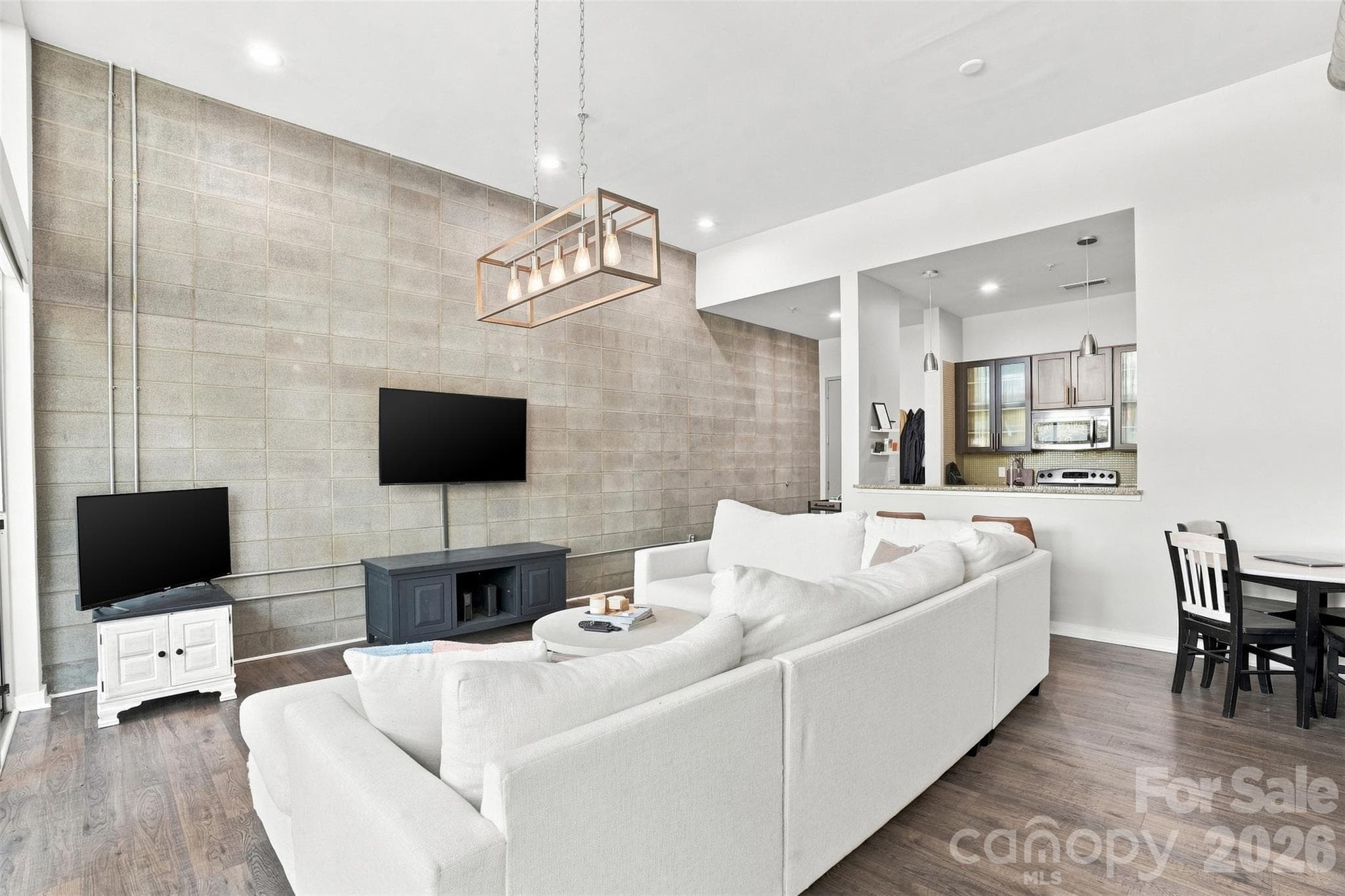 Condominium at 2116 Mcclintock Road, Charlotte, photo 10 of 39