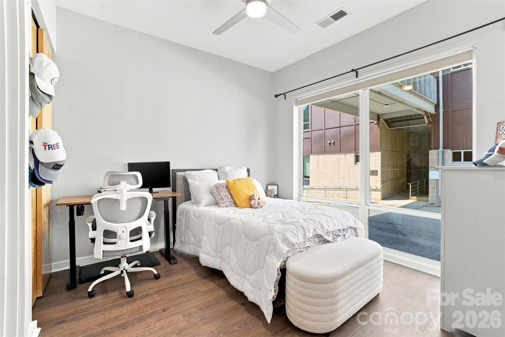 Condominium at 2116 Mcclintock Road, Charlotte, photo 16 of 39