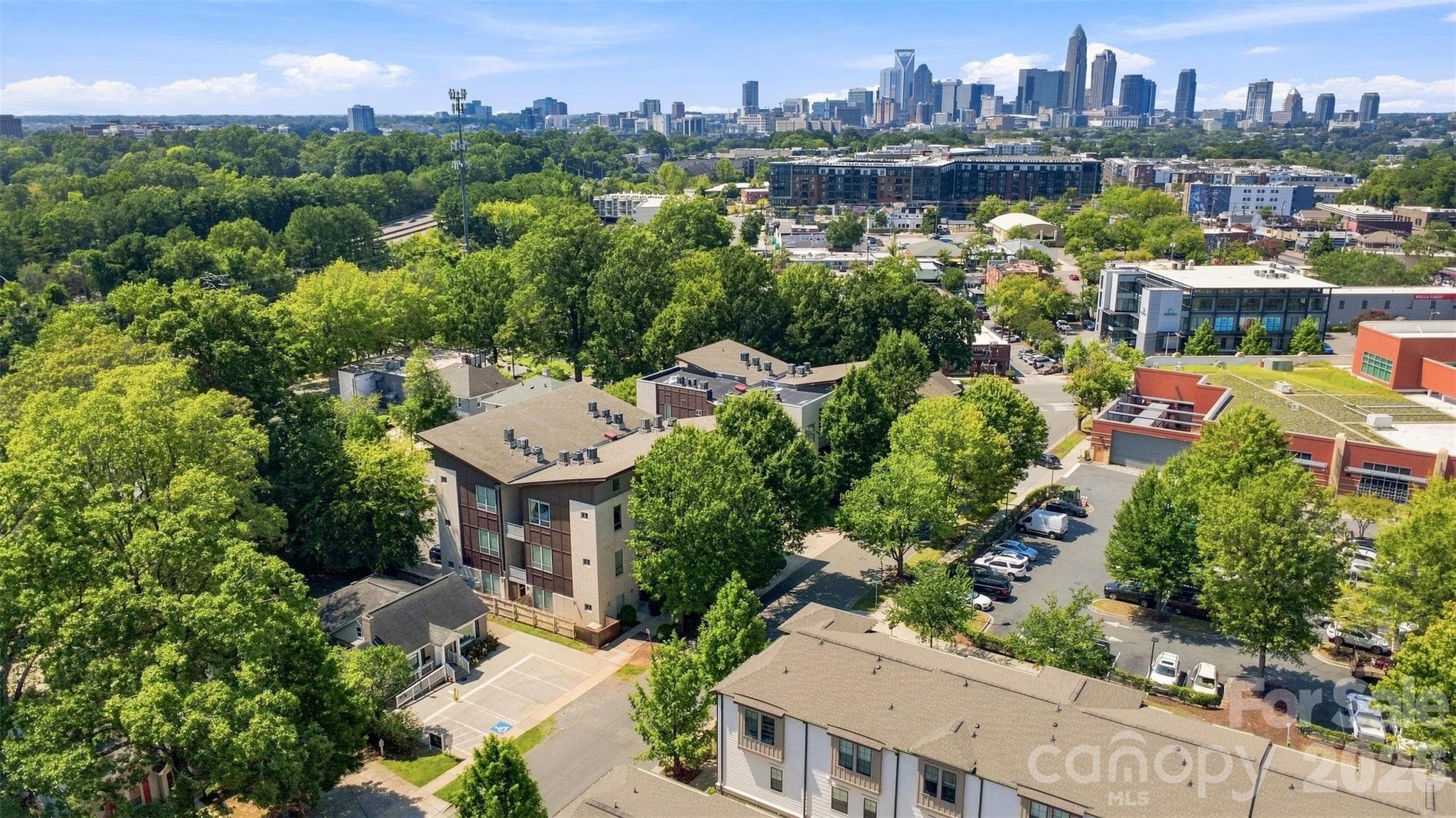 Condominium at 2116 Mcclintock Road, Charlotte, photo 31 of 39