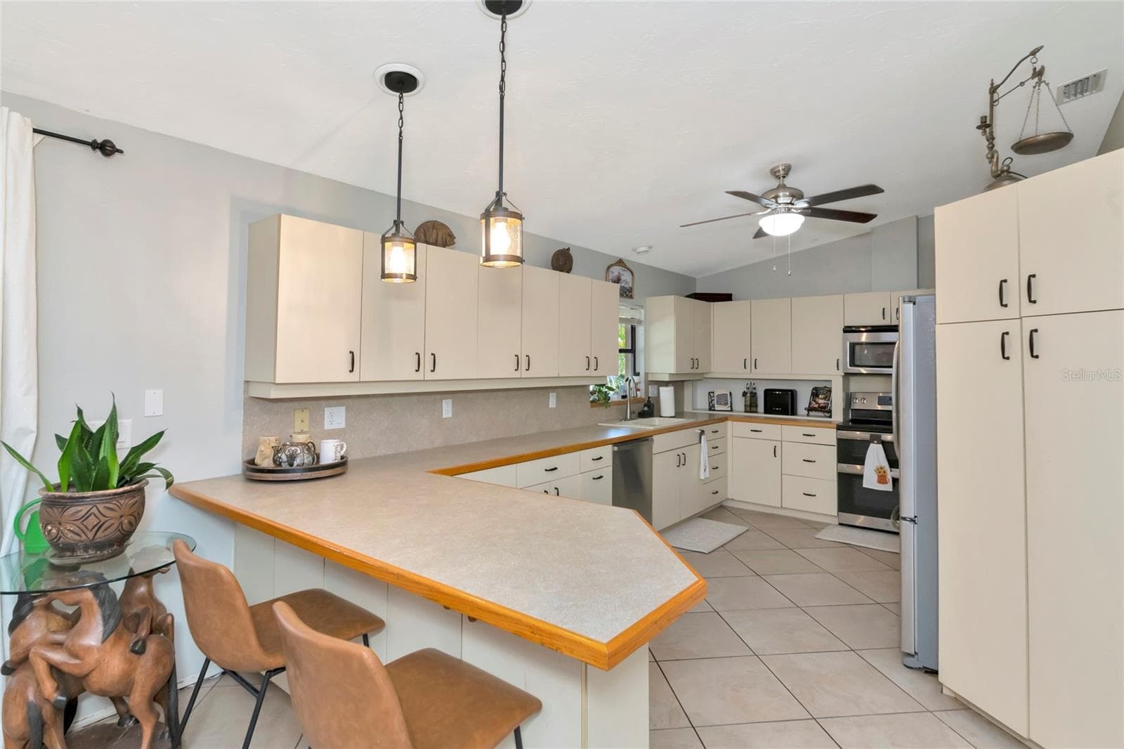 Single Family Residence at 710 MYAKKA RD, SARASOTA, photo 11 of 110
