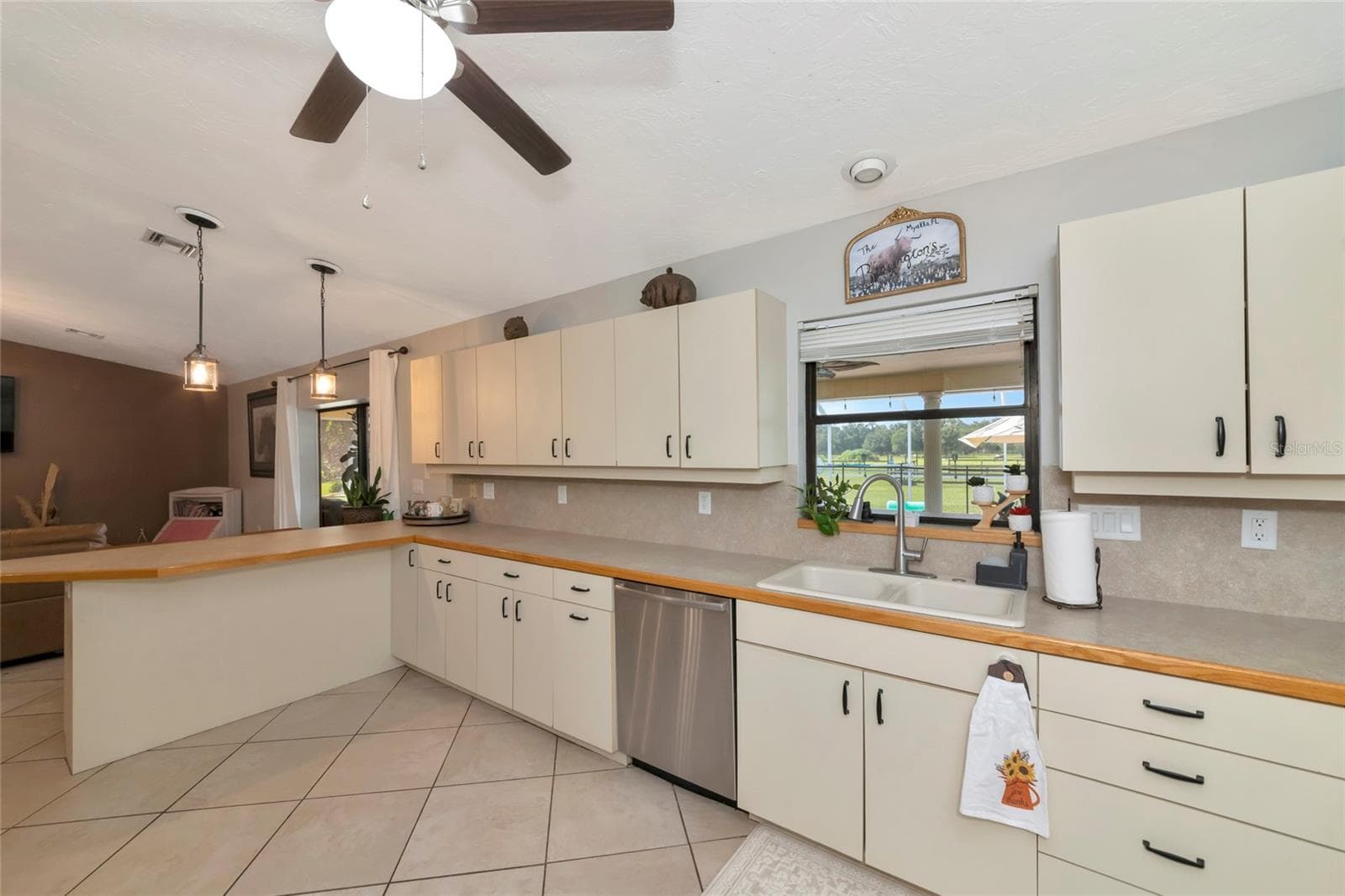 Single Family Residence at 710 MYAKKA RD, SARASOTA, photo 14 of 110
