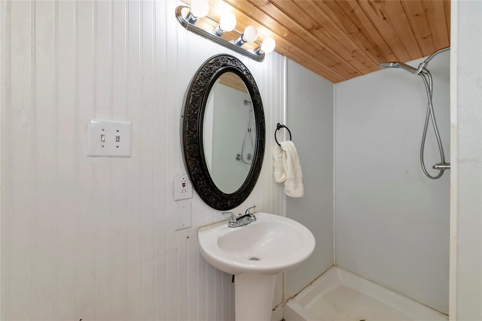 Single Family Residence at 710 MYAKKA RD, SARASOTA, photo 61 of 110