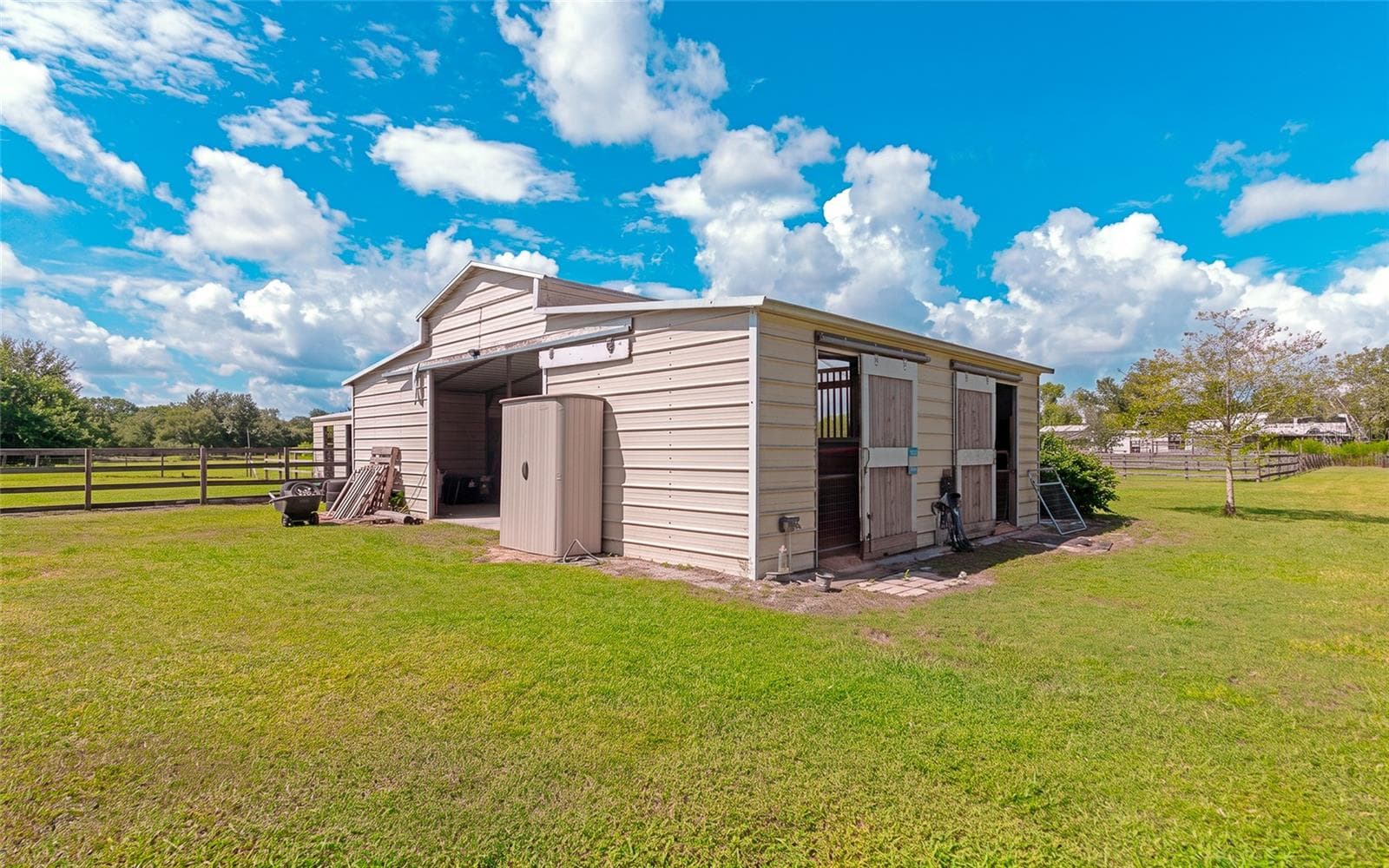 Single Family Residence at 710 MYAKKA RD, SARASOTA, photo 72 of 110