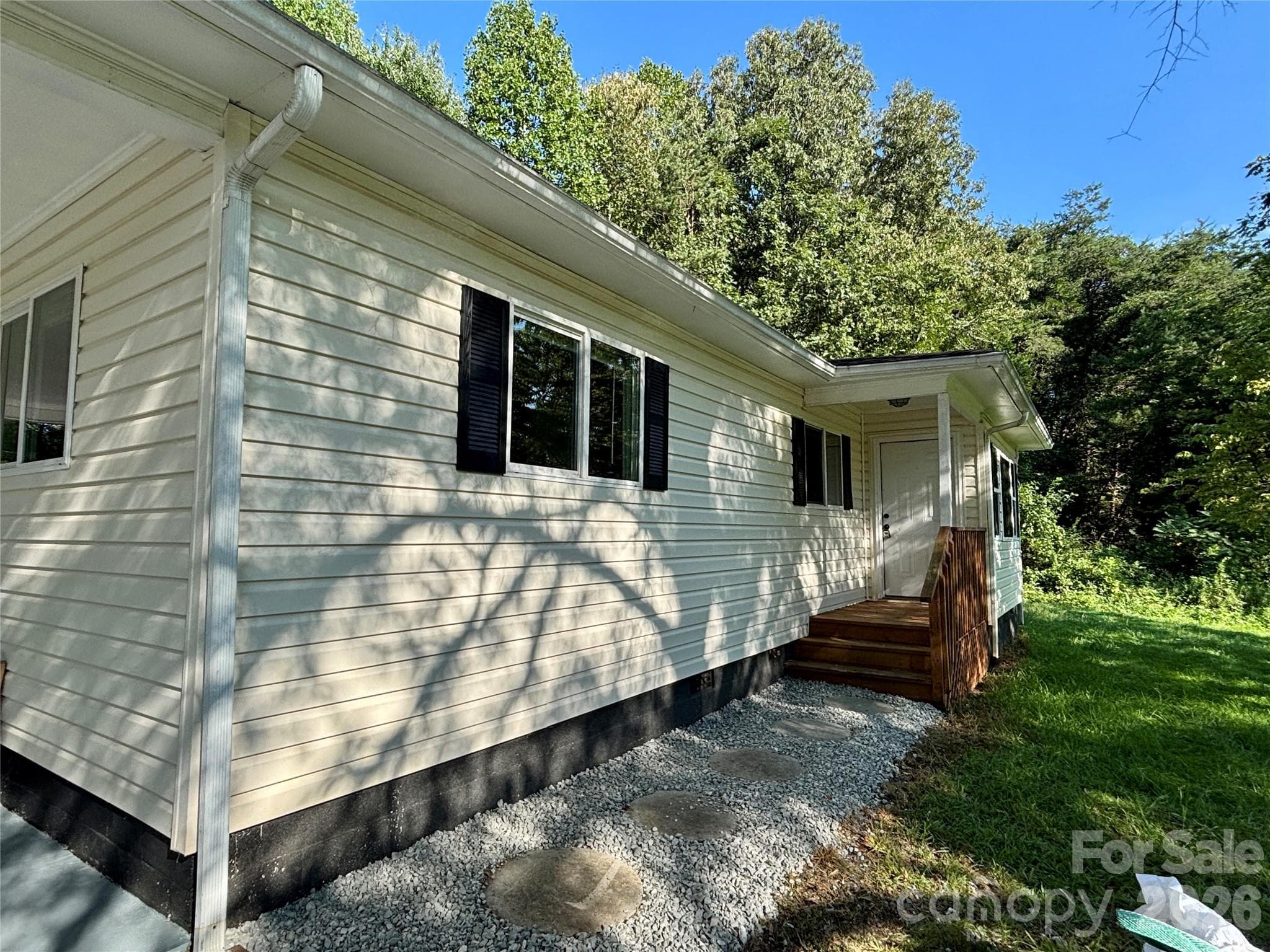 Front Entrance - 6622 Mountain Grove Road, Hickory
