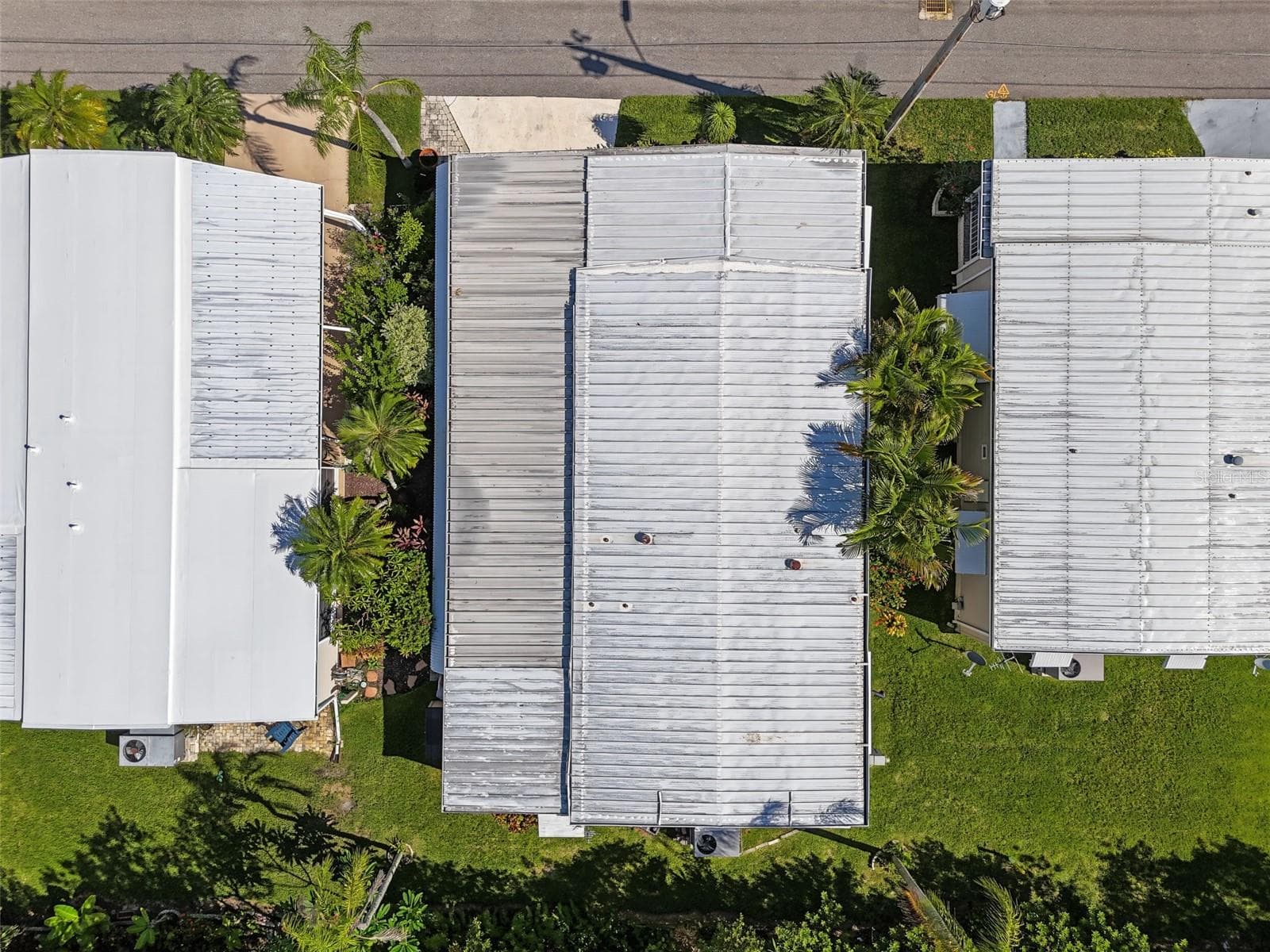 Mobile Home at 18675 US HIGHWAY 19 N #427, CLEARWATER, photo 6 of 45