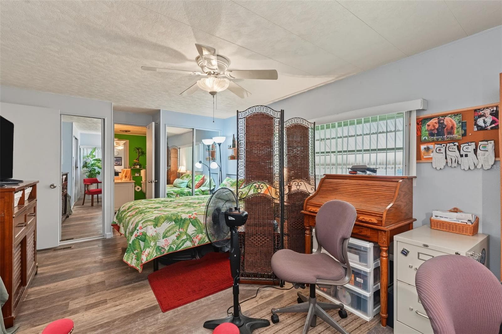 Mobile Home at 18675 US HIGHWAY 19 N #427, CLEARWATER, photo 13 of 45