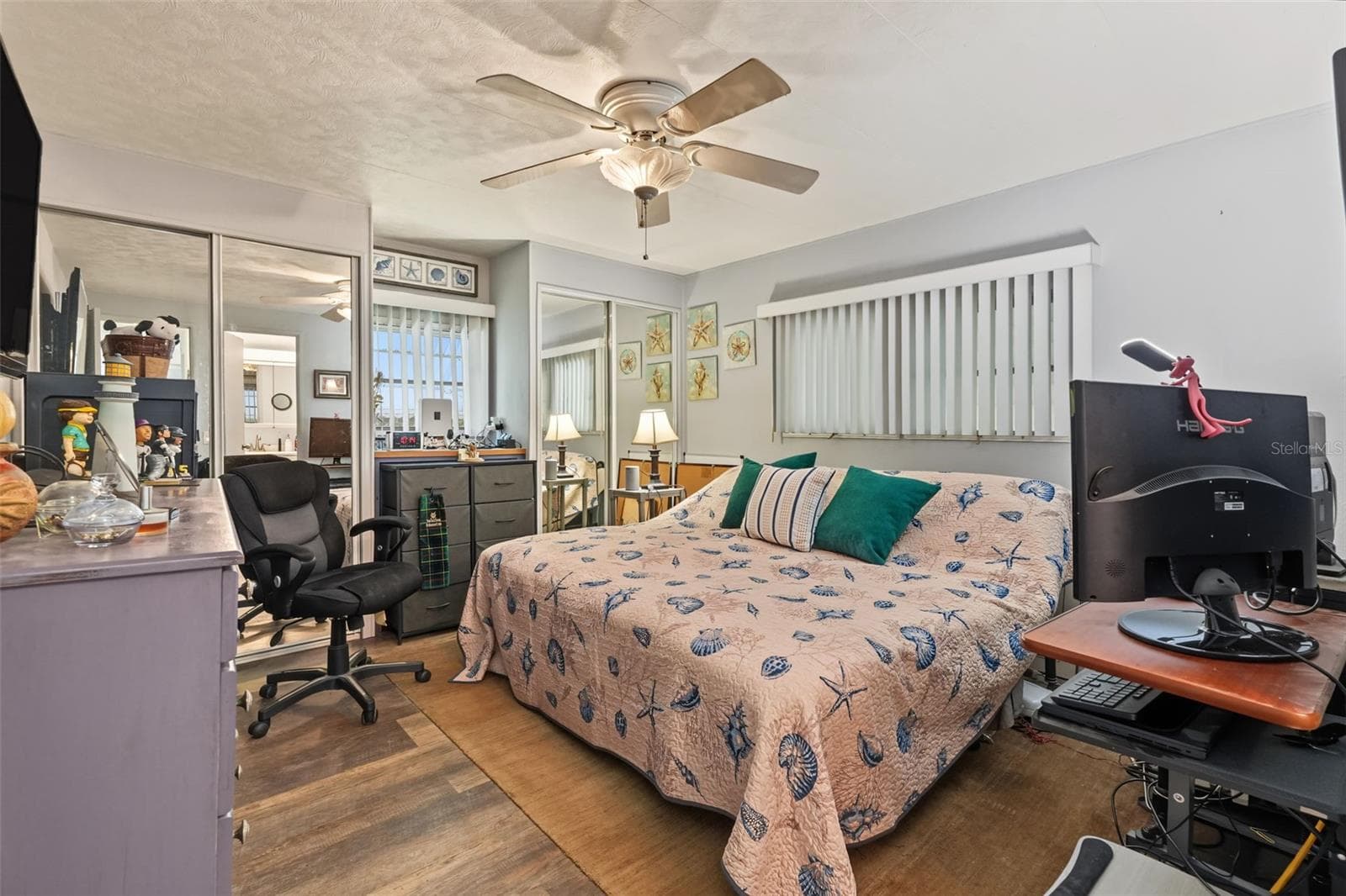 Mobile Home at 18675 US HIGHWAY 19 N #427, CLEARWATER, photo 17 of 45