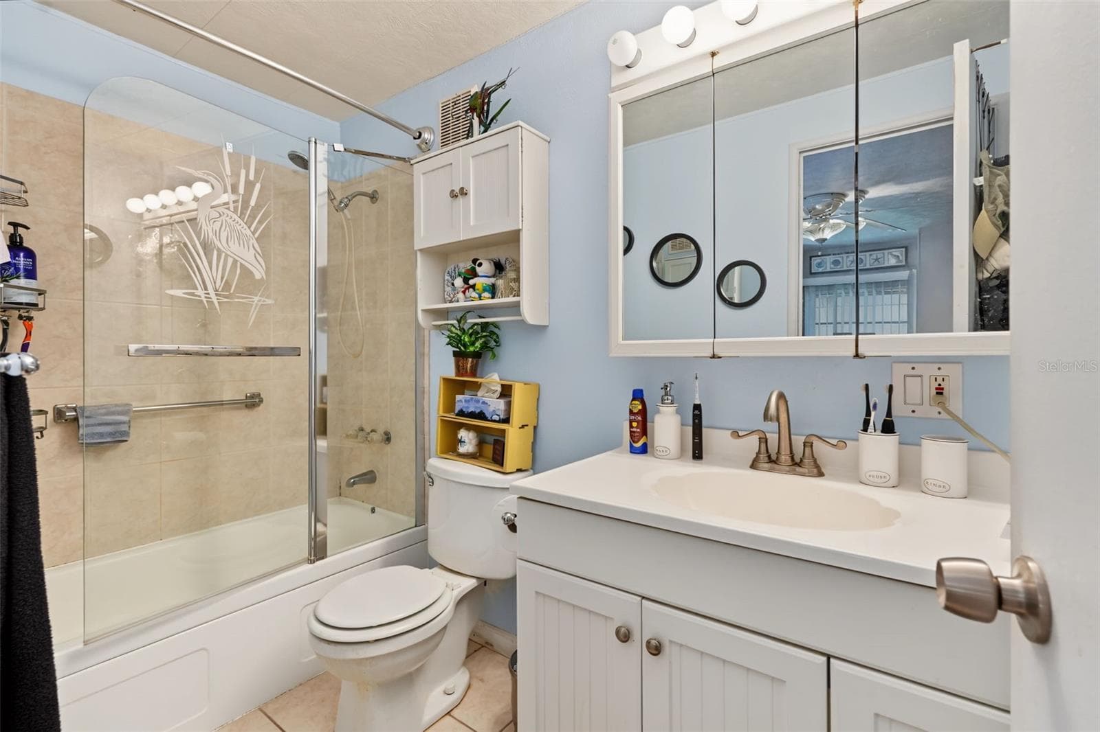 Mobile Home at 18675 US HIGHWAY 19 N #427, CLEARWATER, photo 19 of 45
