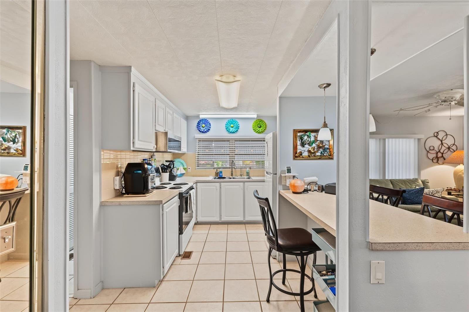 Mobile Home at 18675 US HIGHWAY 19 N #427, CLEARWATER, photo 30 of 45