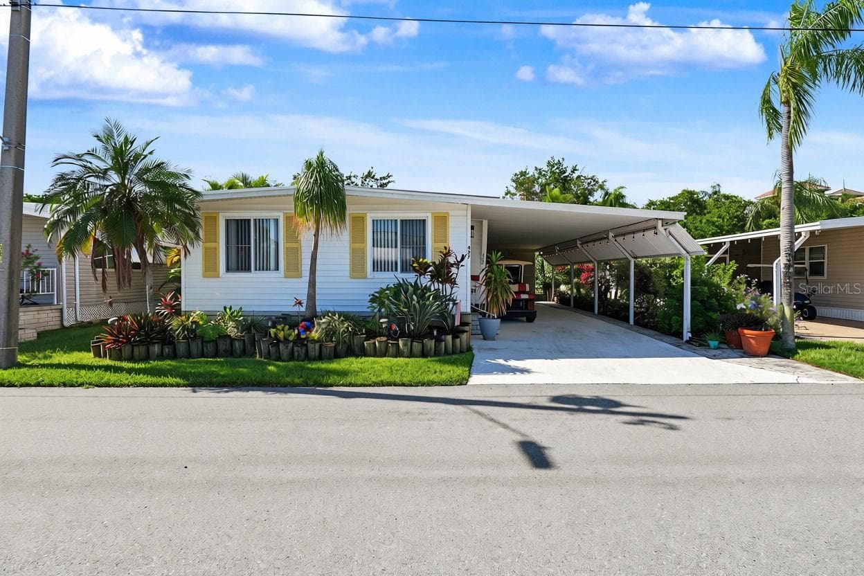 Mobile Home at 18675 US HIGHWAY 19 N #427, CLEARWATER, photo 36 of 45
