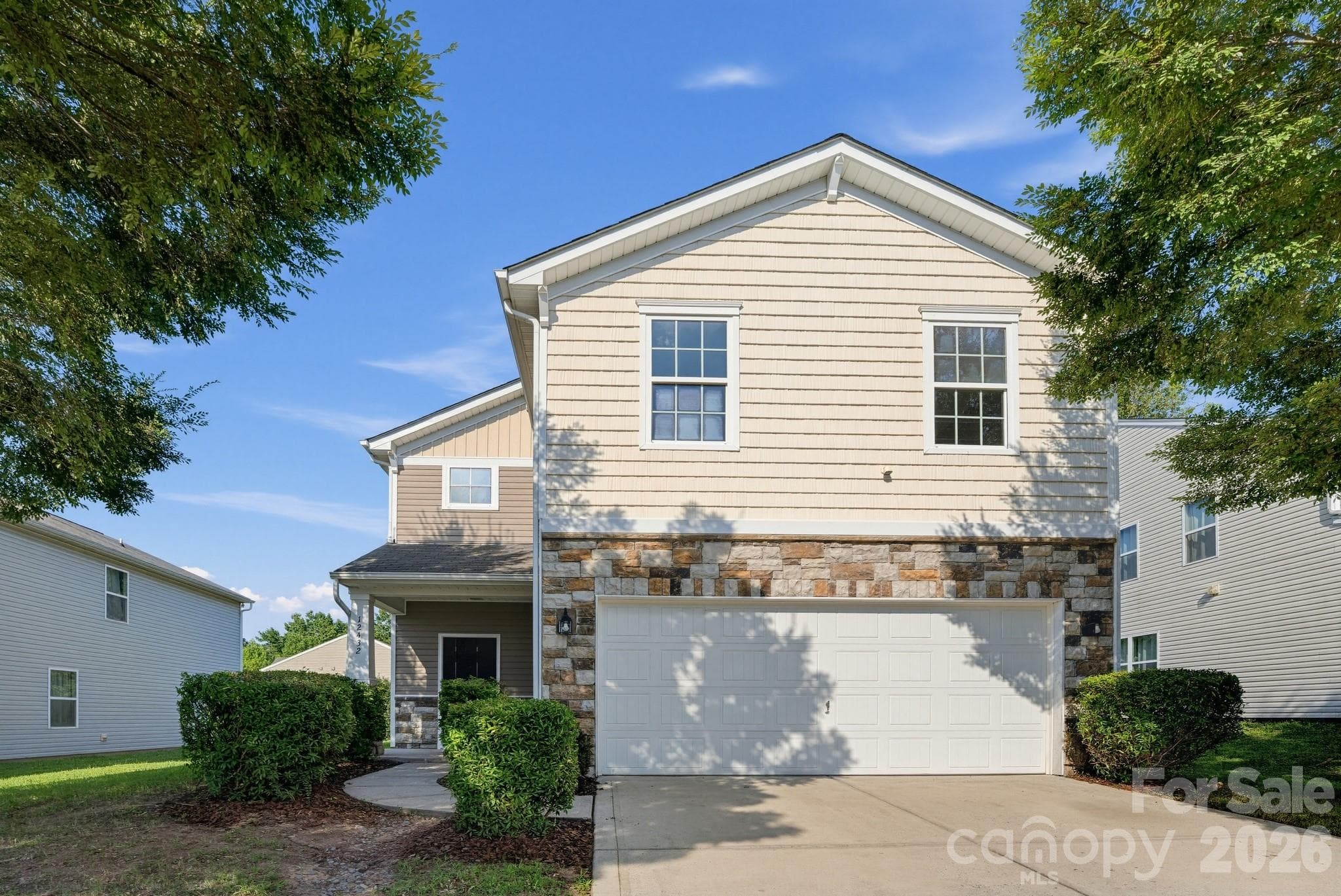 Single Family Residence at 12432 Bending Branch Road, Charlotte, photo 2 of 20