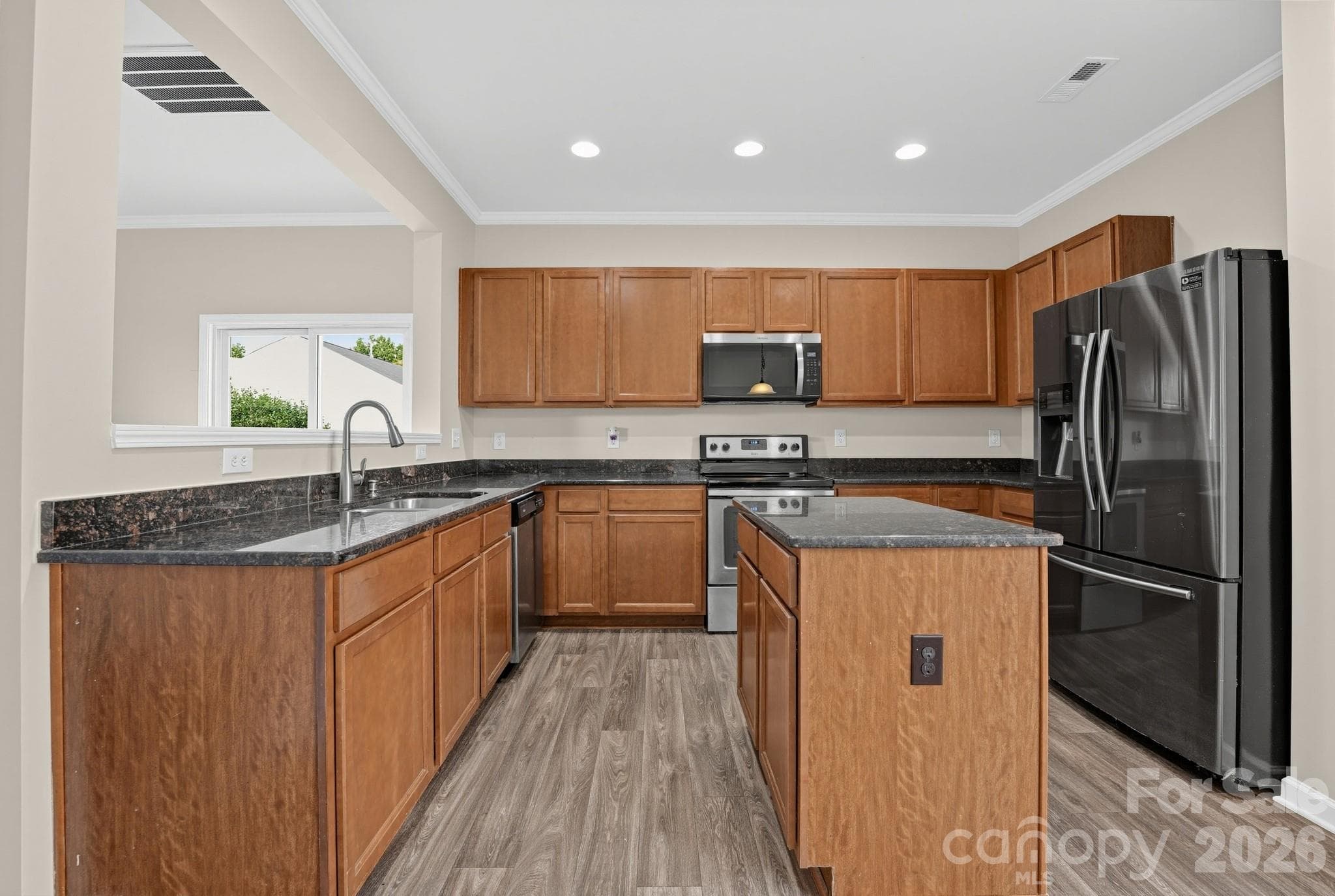 Single Family Residence at 12432 Bending Branch Road, Charlotte, photo 4 of 20