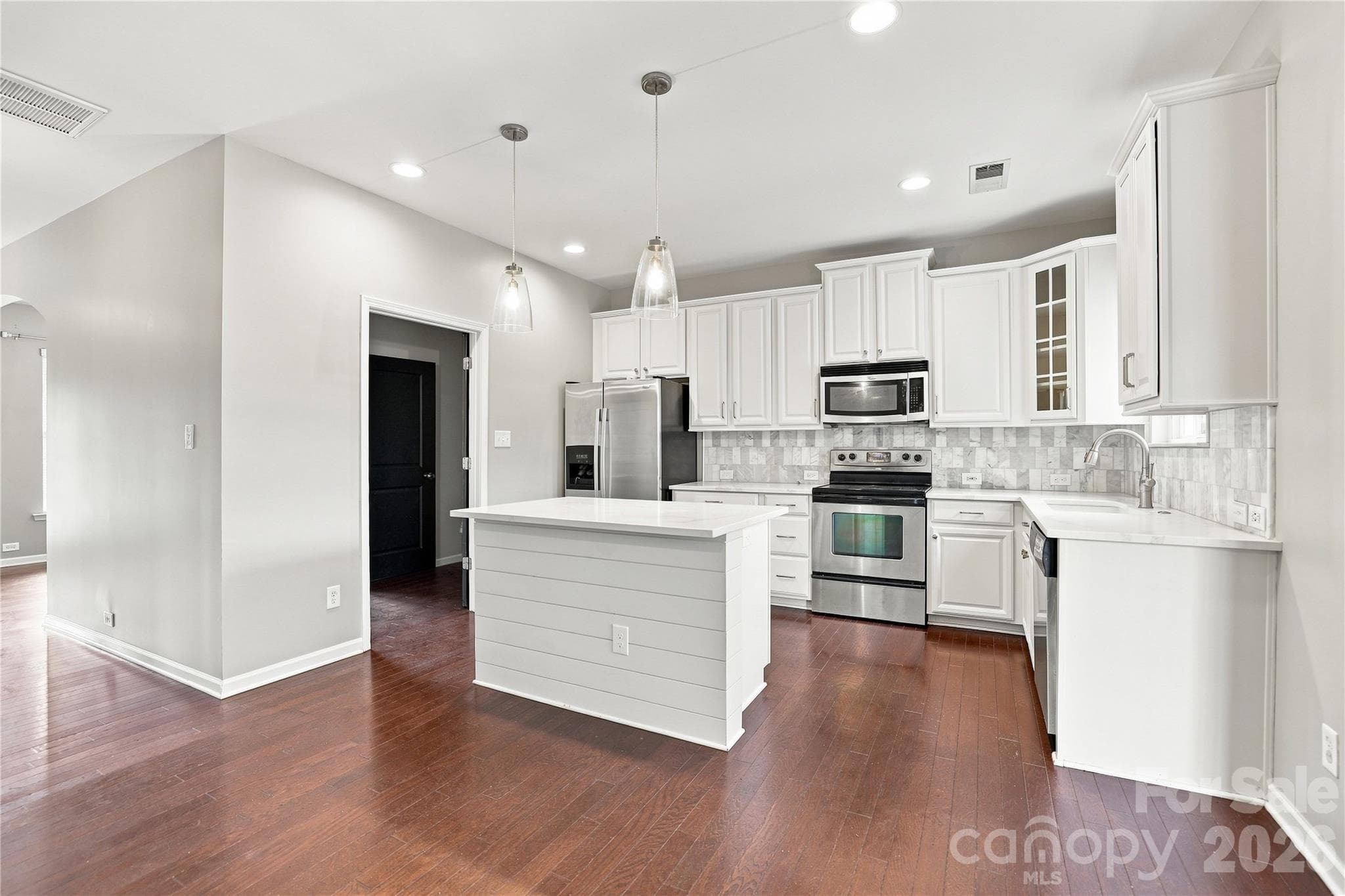 Single Family Residence at 14902 Brotherly Lane, Charlotte, photo 14 of 48
