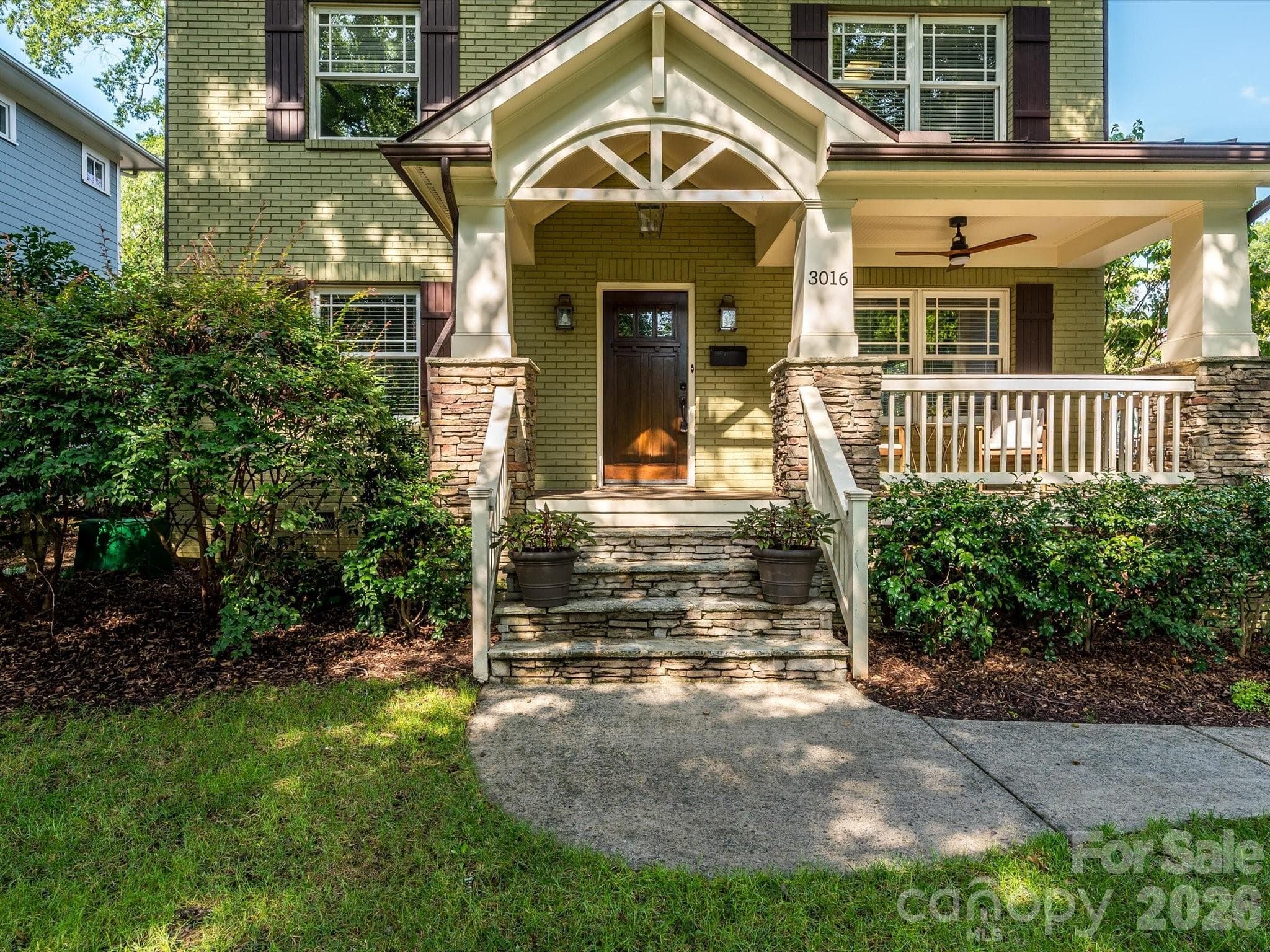 Single Family Residence at 3016 Somerset Drive, Charlotte, photo 3 of 42