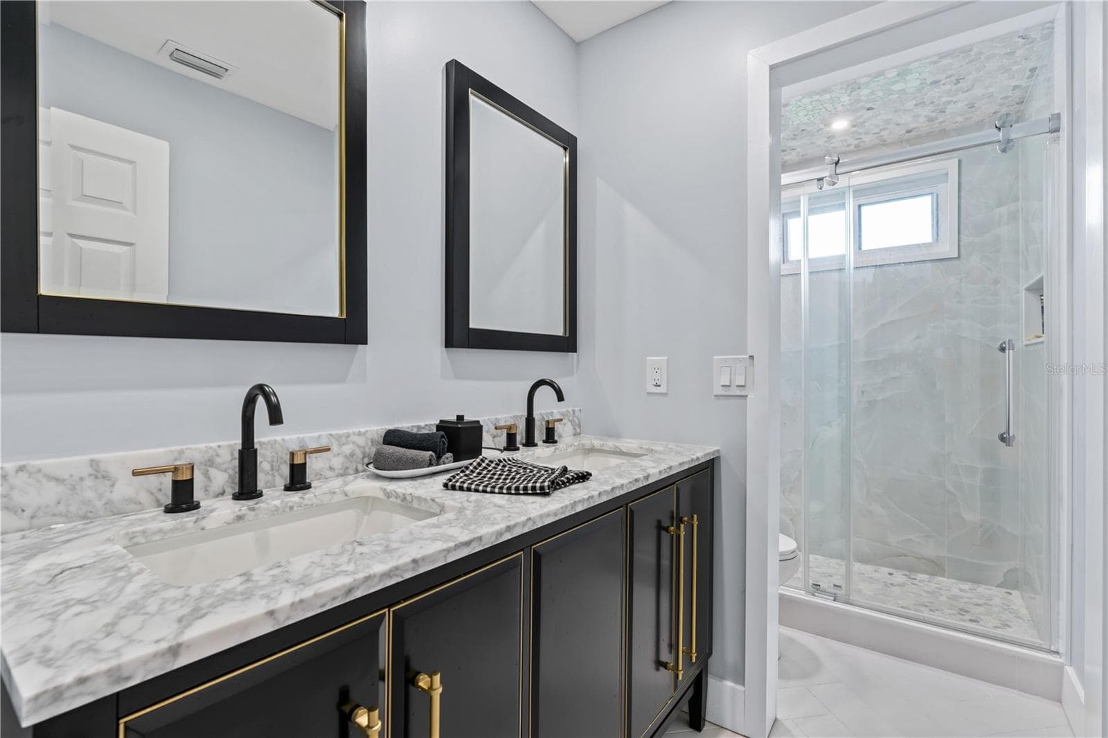 Bathroom 3 - 4712 DOVER CLIFF CT, DOVER