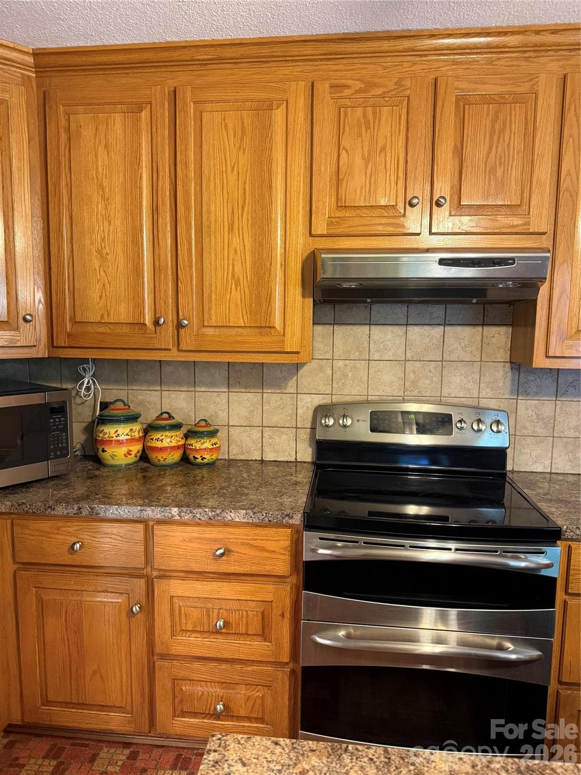 Single Family Residence at 2015 39th Avenue NE, Hickory, photo 11 of 43