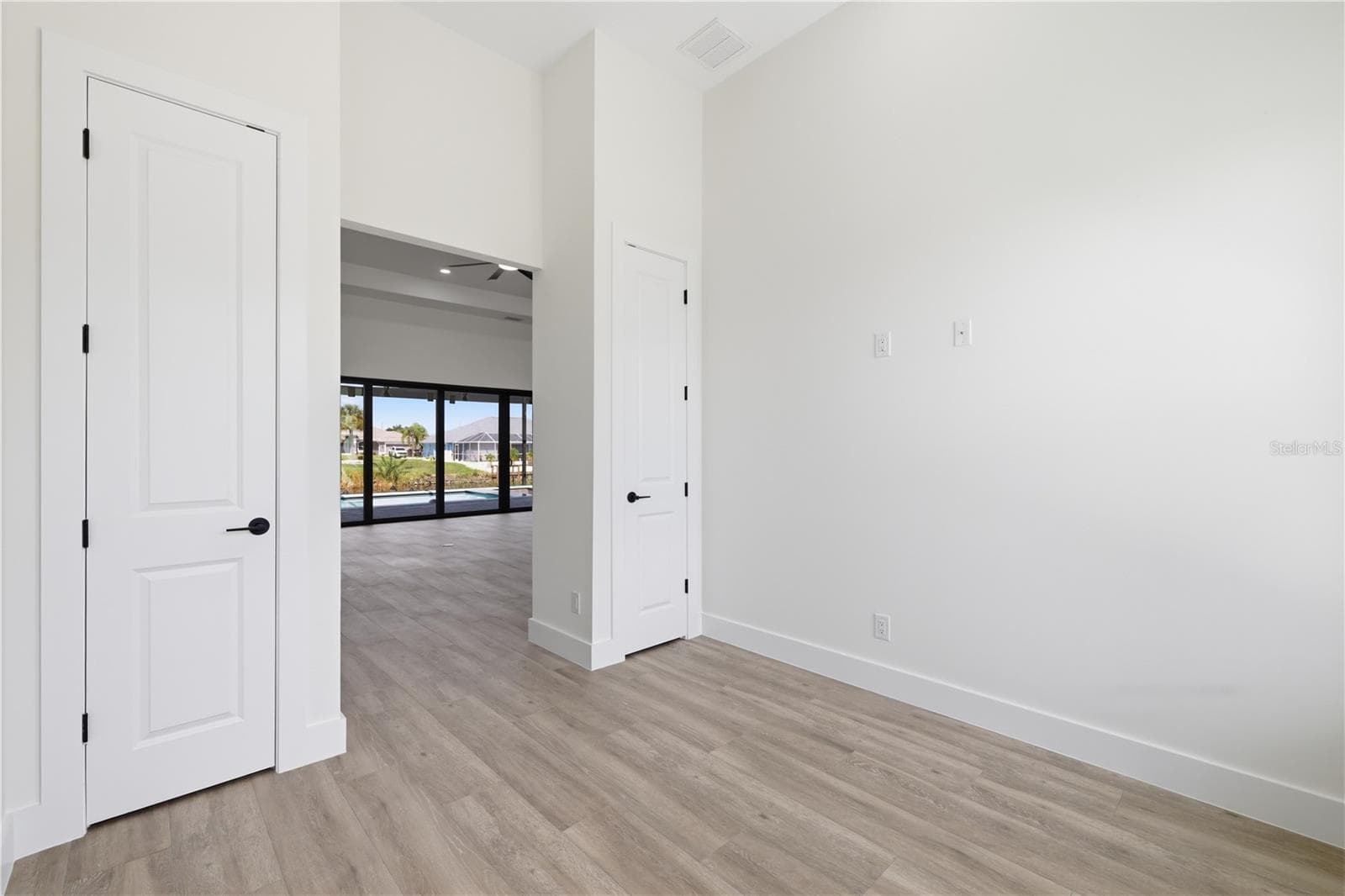 Single Family Residence at 14270 FORT WORTH CIR, PORT CHARLOTTE, photo 32 of 48
