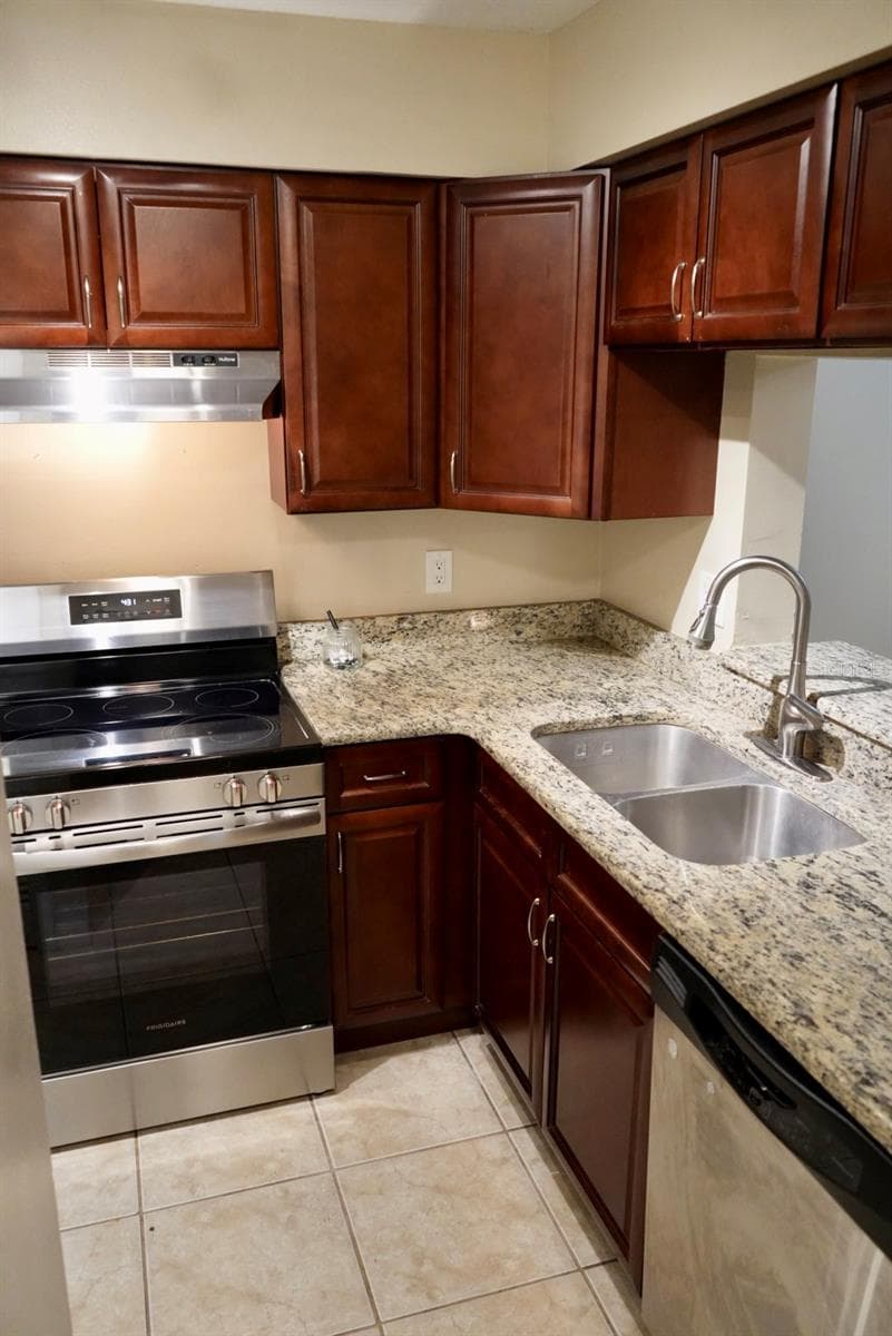 Condominium at 2006 NORTHLAKE DR #2006, SANFORD, photo 14 of 32