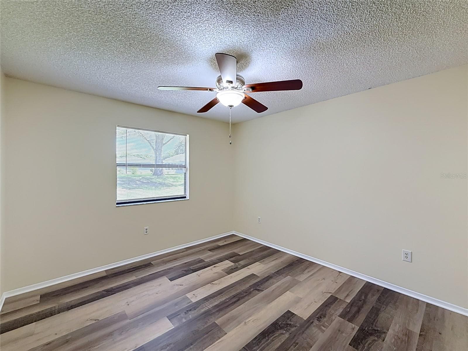 Single Family Residence at 12505 WEDGEFIELD DR, GRAND ISLAND, photo 27 of 50