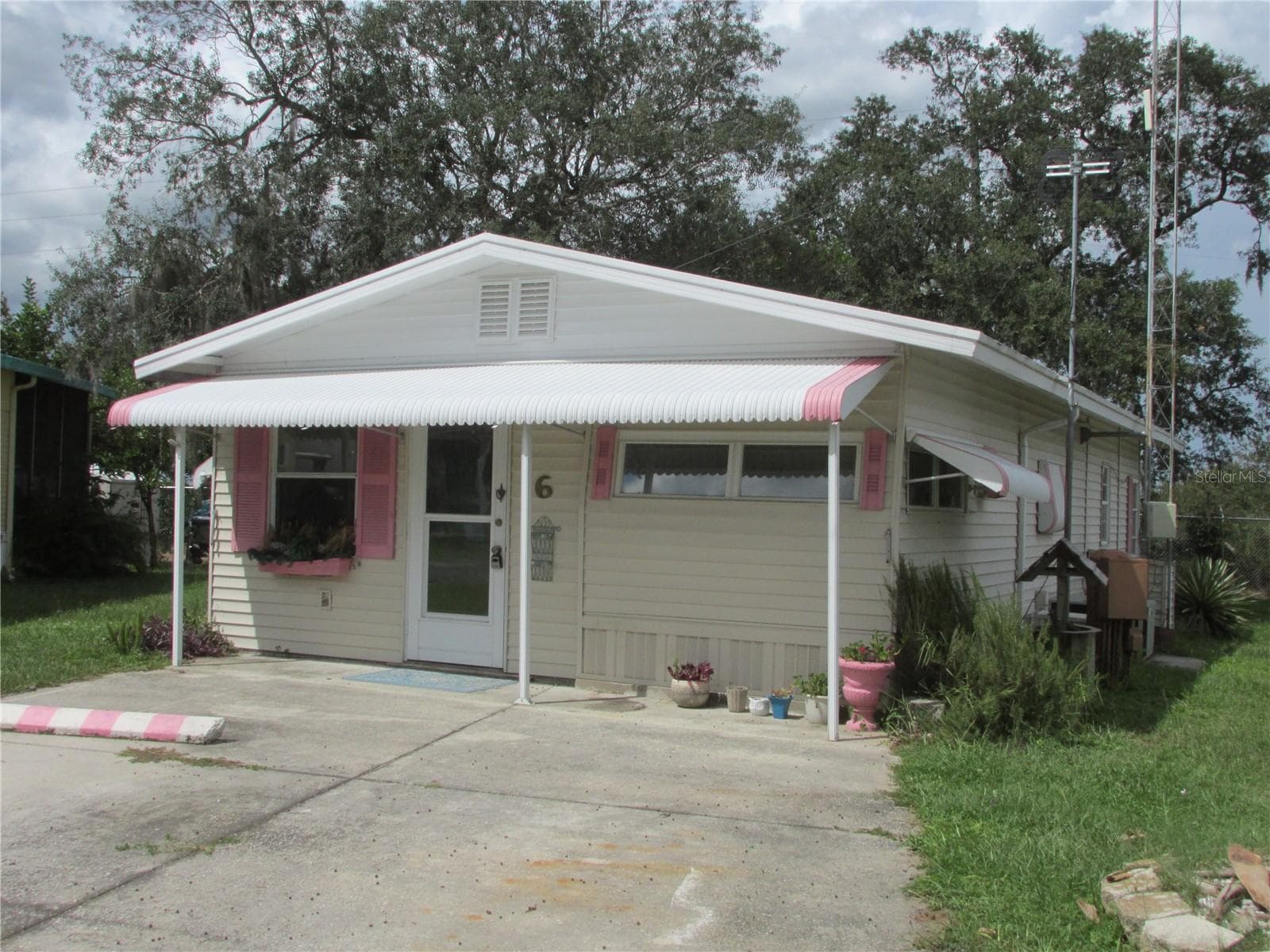 6 PINK LADY LN