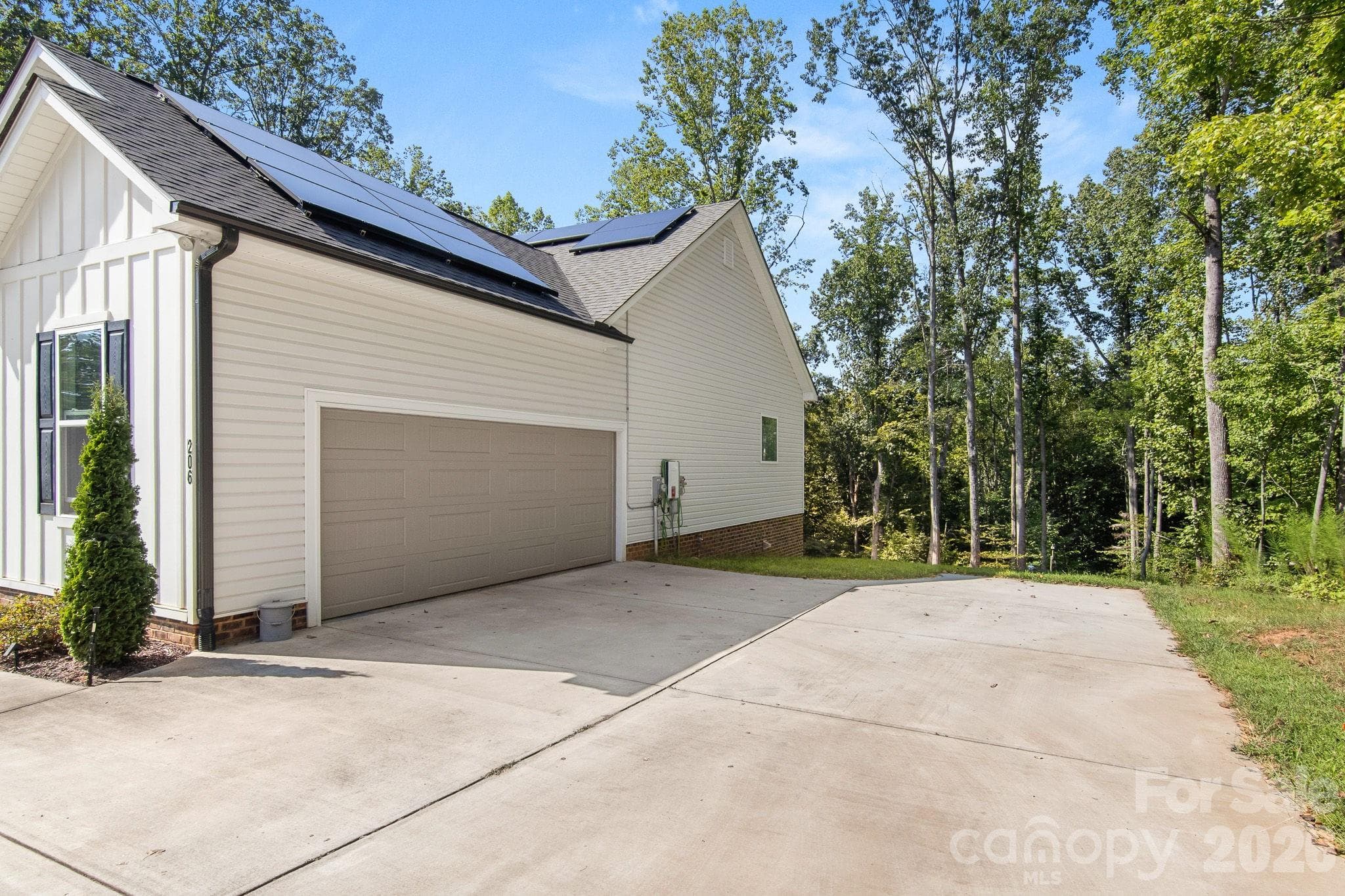 Side Entry Garage - 206 N Harbor Watch Drive, Statesville