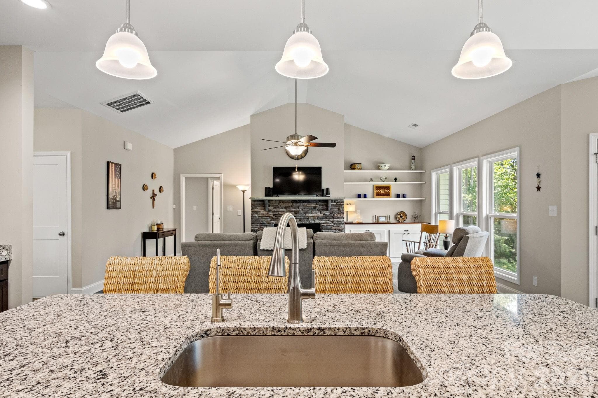 Vaulted Great Room - 206 N Harbor Watch Drive, Statesville