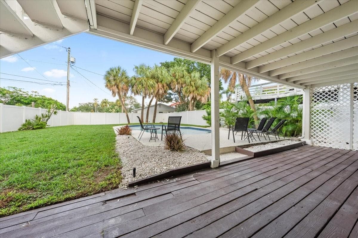 Single Family Residence at 4675 CHANCELLOR CIR NE, ST PETERSBURG, photo 5 of 55