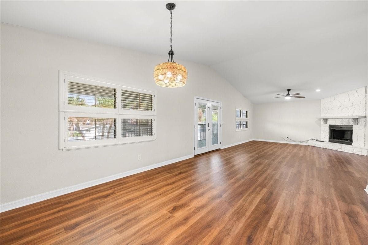 Single Family Residence at 4675 CHANCELLOR CIR NE, ST PETERSBURG, photo 15 of 55