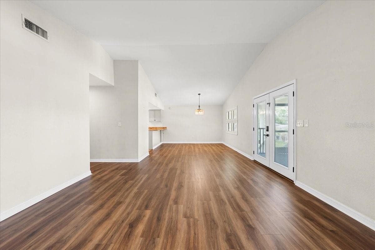 Single Family Residence at 4675 CHANCELLOR CIR NE, ST PETERSBURG, photo 18 of 55