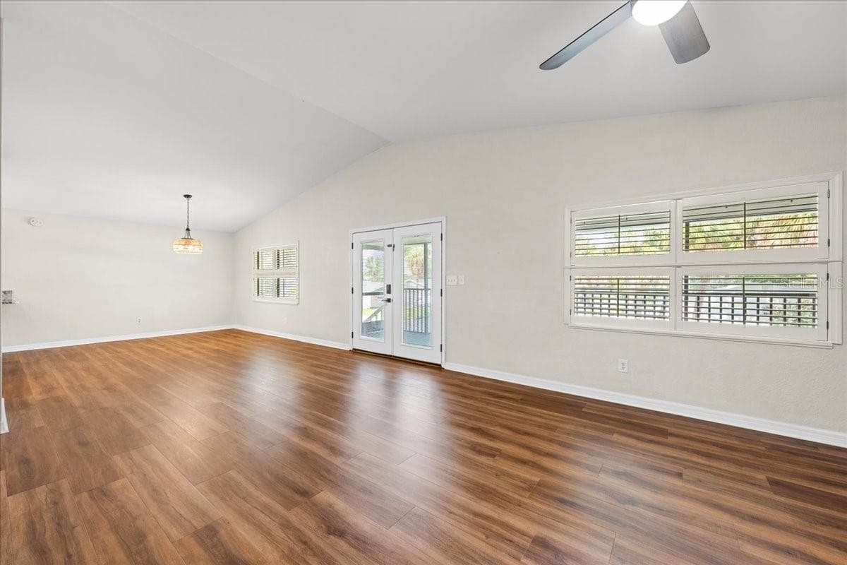 Single Family Residence at 4675 CHANCELLOR CIR NE, ST PETERSBURG, photo 19 of 55