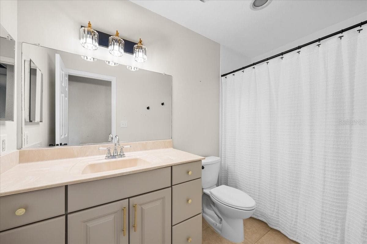 Primary Bath - 4675 CHANCELLOR CIR NE, ST PETERSBURG