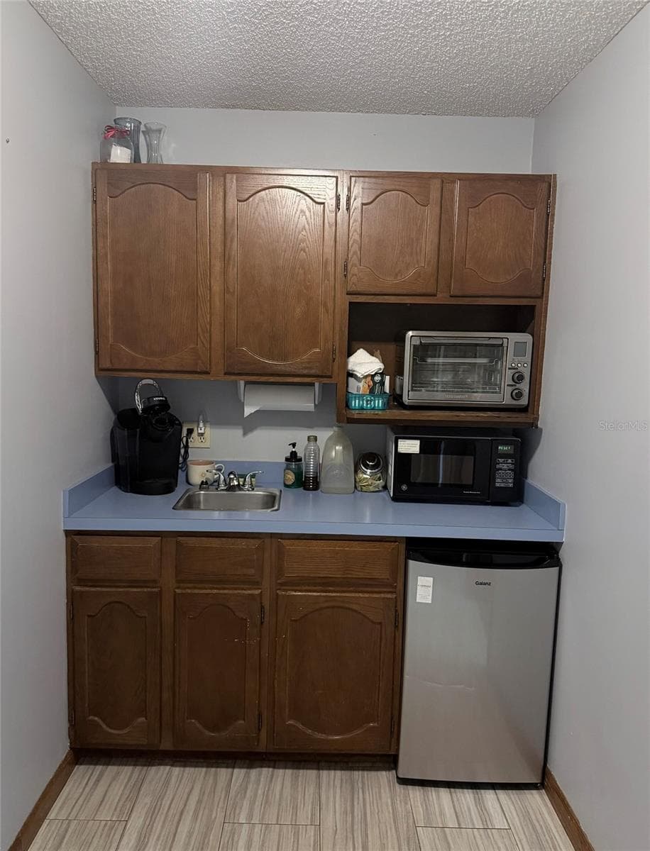 Staff Kitchen Area - 2800 WINTER LAKE RD, LAKELAND