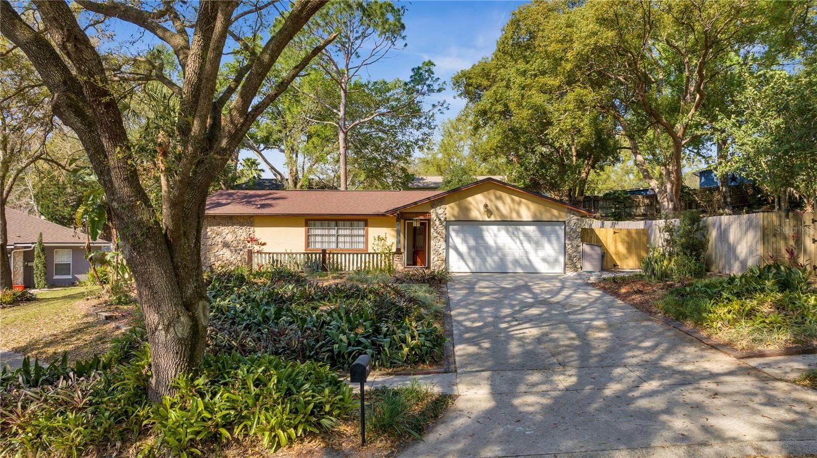 Single Family Residence at 24 BAYRIDGE CT, APOPKA, photo 3 of 55