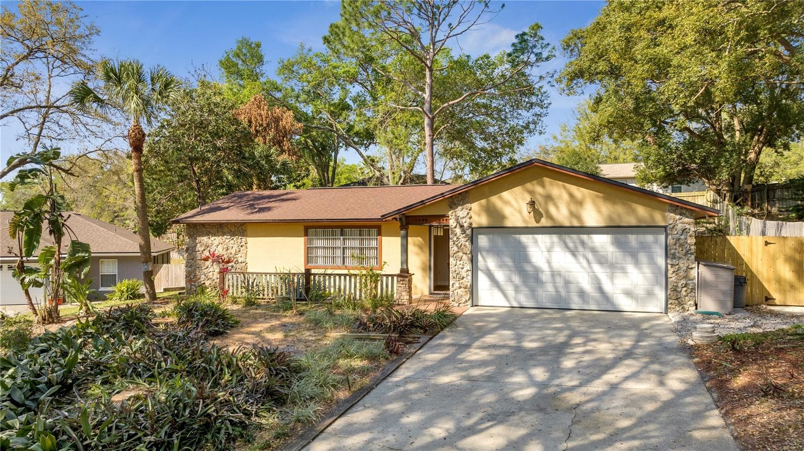 Single Family Residence at 24 BAYRIDGE CT, APOPKA, photo 4 of 55