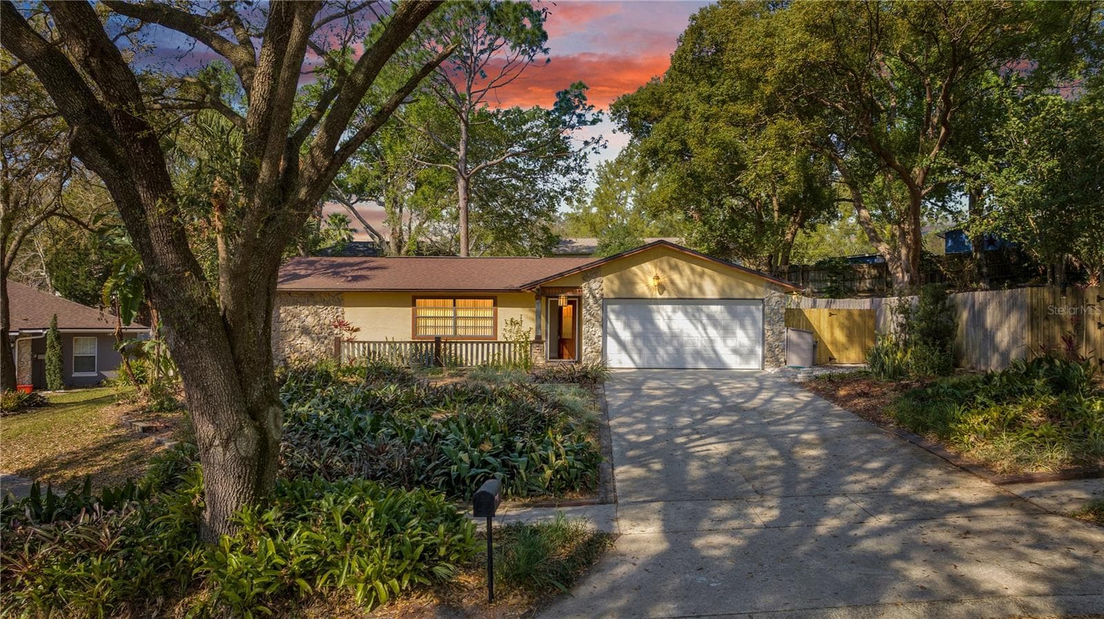 Single Family Residence at 24 BAYRIDGE CT, APOPKA, photo 5 of 55
