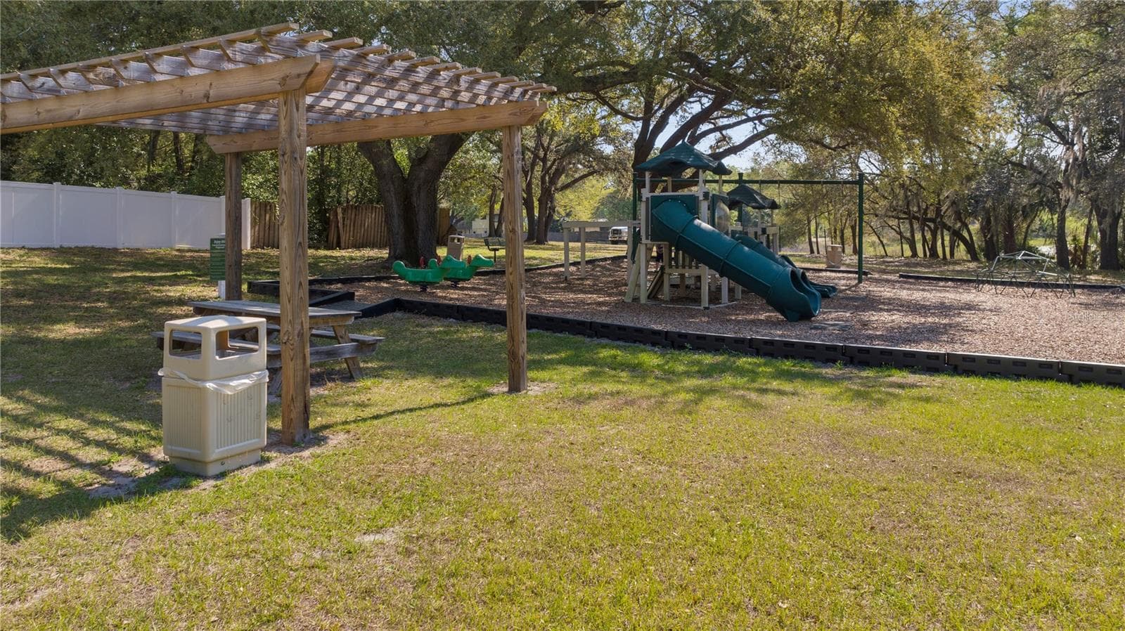 Single Family Residence at 24 BAYRIDGE CT, APOPKA, photo 13 of 55