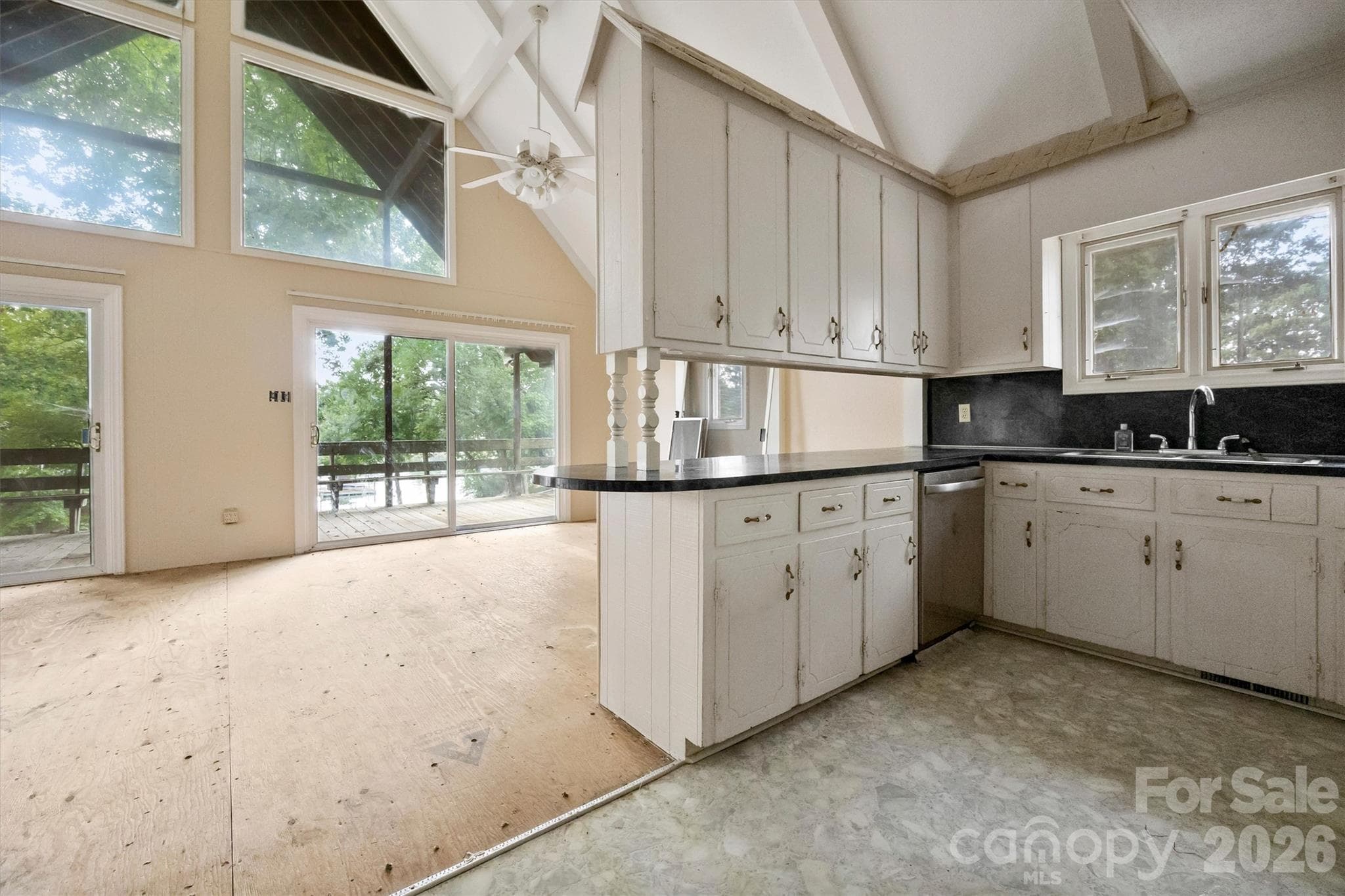 Kitchen off of great room - 131 Baywatch Drive, Mooresville