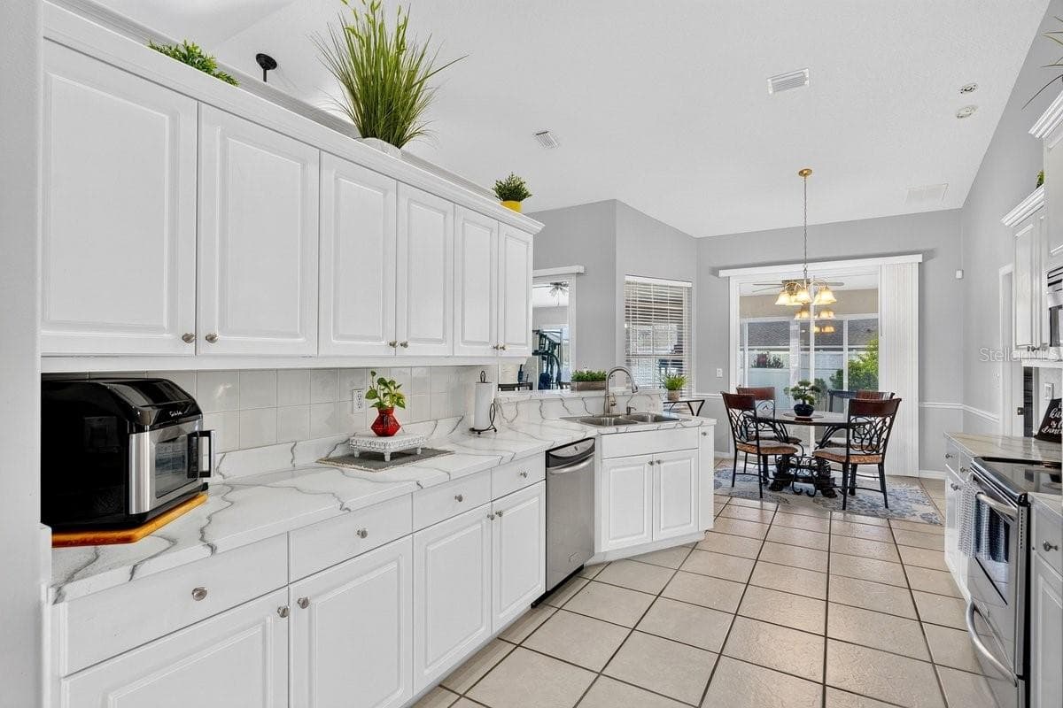 Single Family Residence at 971 LEYBURN DR, DELTONA, photo 6 of 38