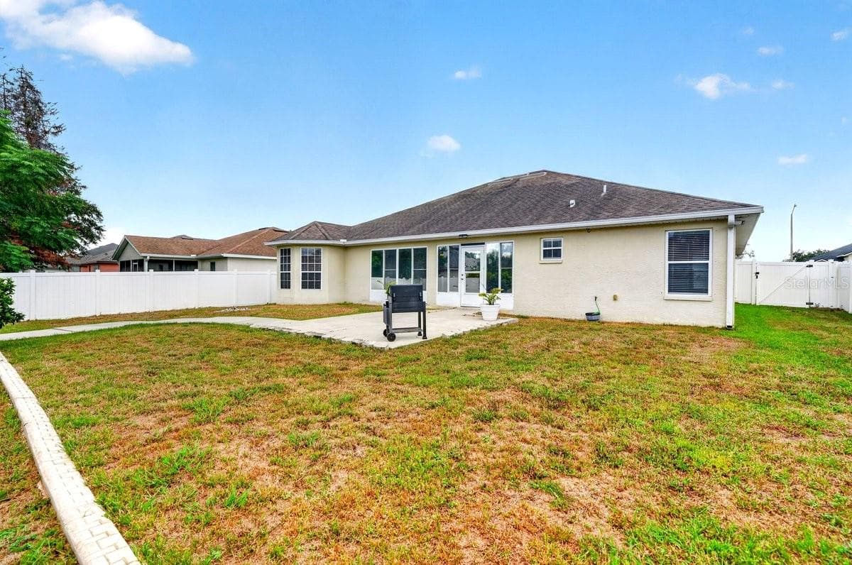 Single Family Residence at 971 LEYBURN DR, DELTONA, photo 25 of 38
