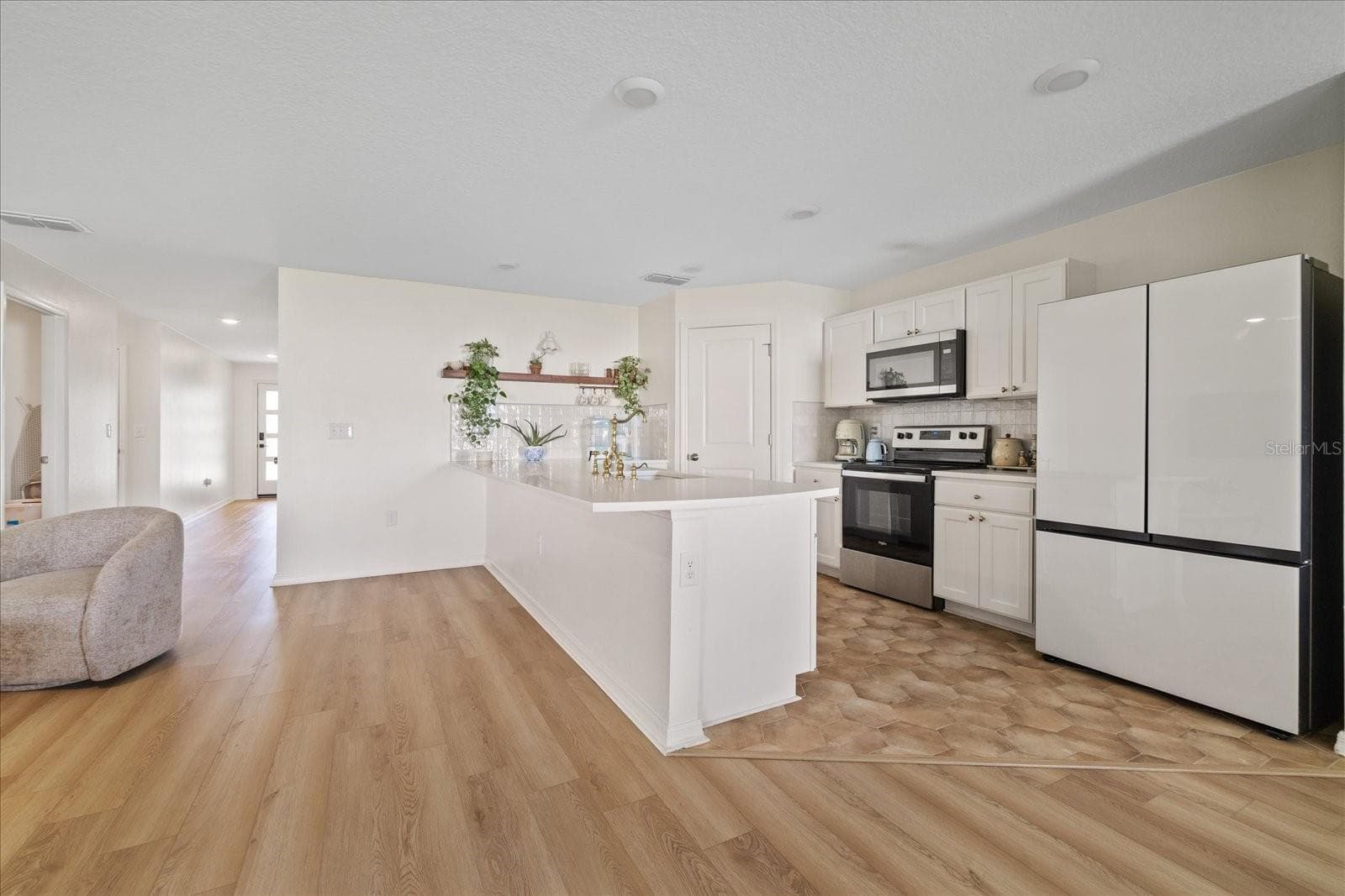 Single Family Residence at 6450 MARINER BLVD, SPRING HILL, photo 10 of 58