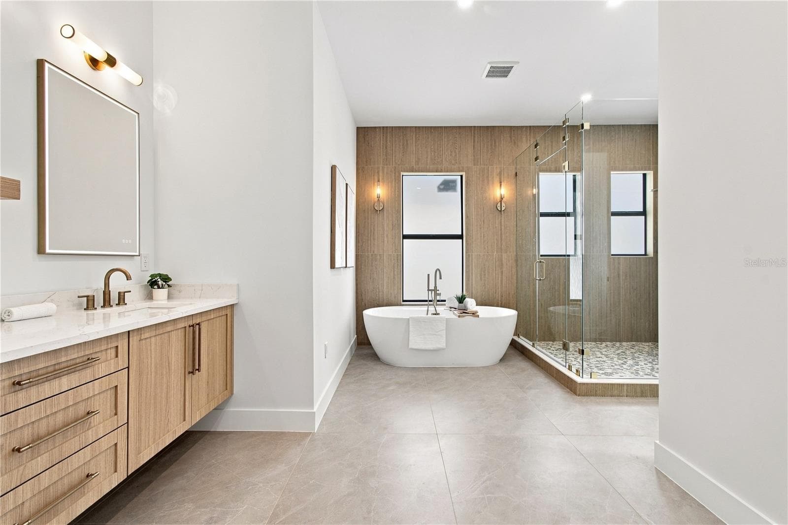 Primary Bathroom - 4106 W NEPTUNE ST, TAMPA