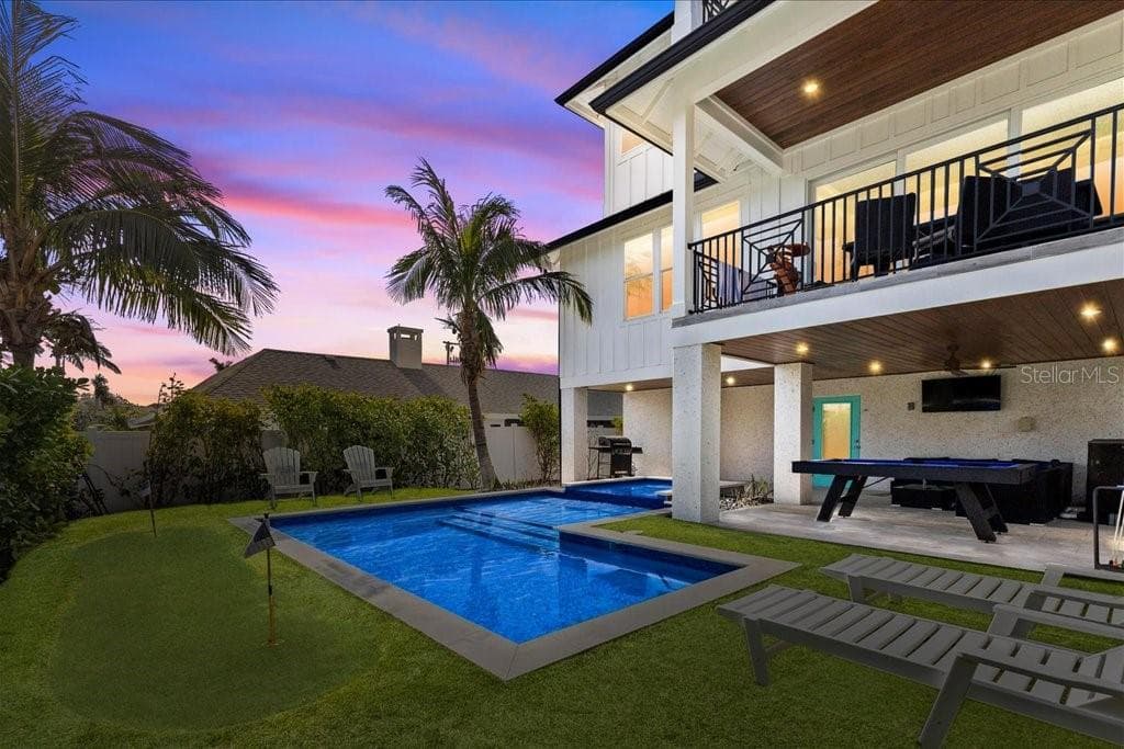 Twilight - 239 S HARBOR DR, HOLMES BEACH