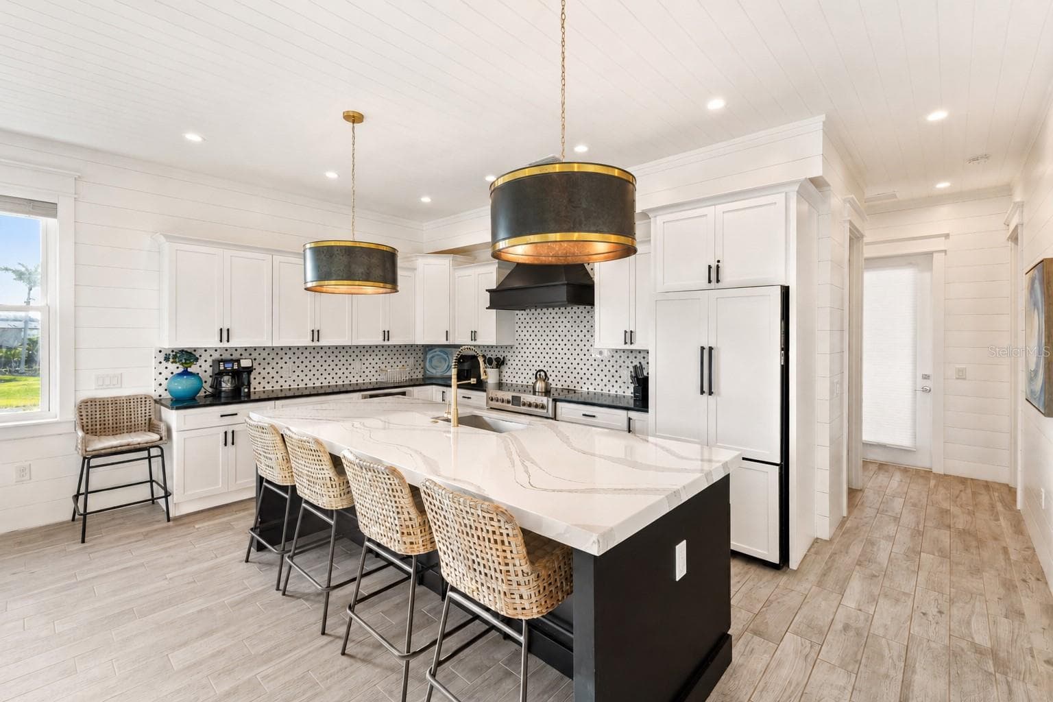 Kitchen - 239 S HARBOR DR, HOLMES BEACH